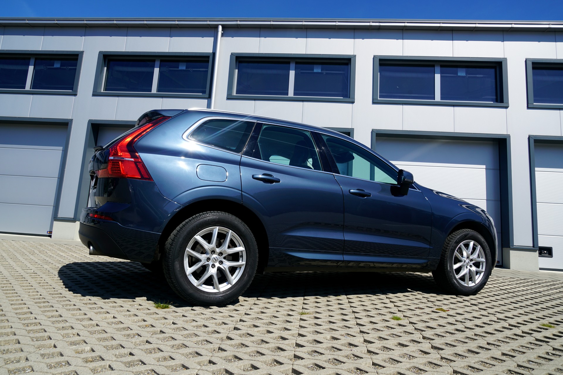 VOLVO XC60 D4 AWD Momentum Geartronic (CH)-image-10