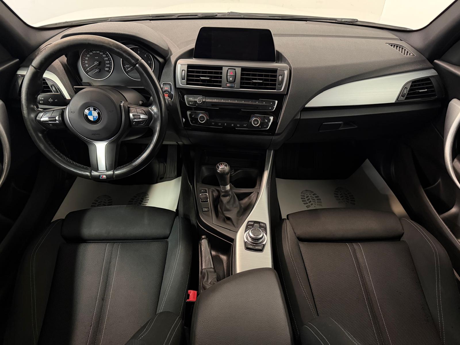 BMW 118d xDrive Sport Line-image-14