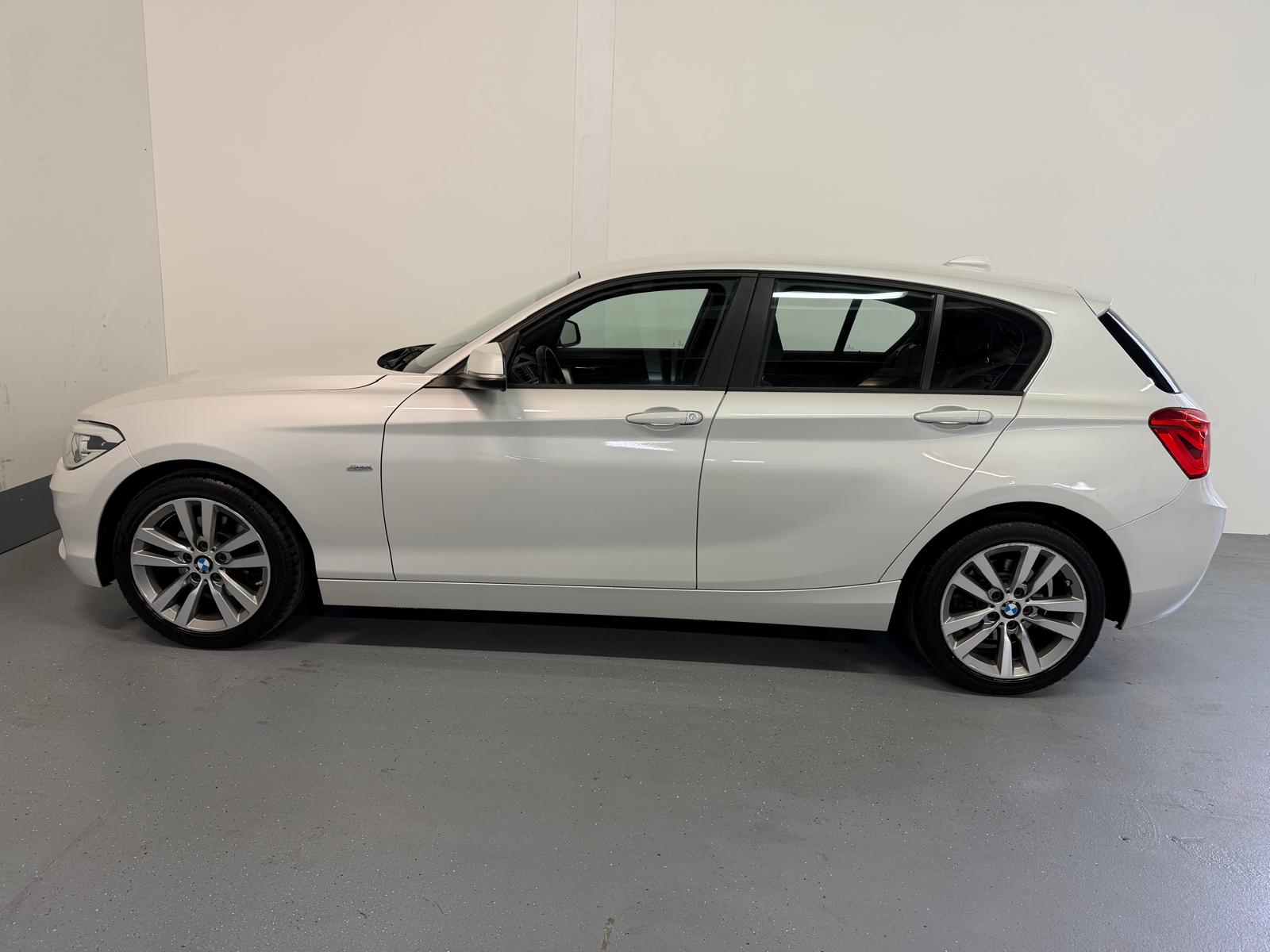 BMW 118d xDrive Sport Line-image-11