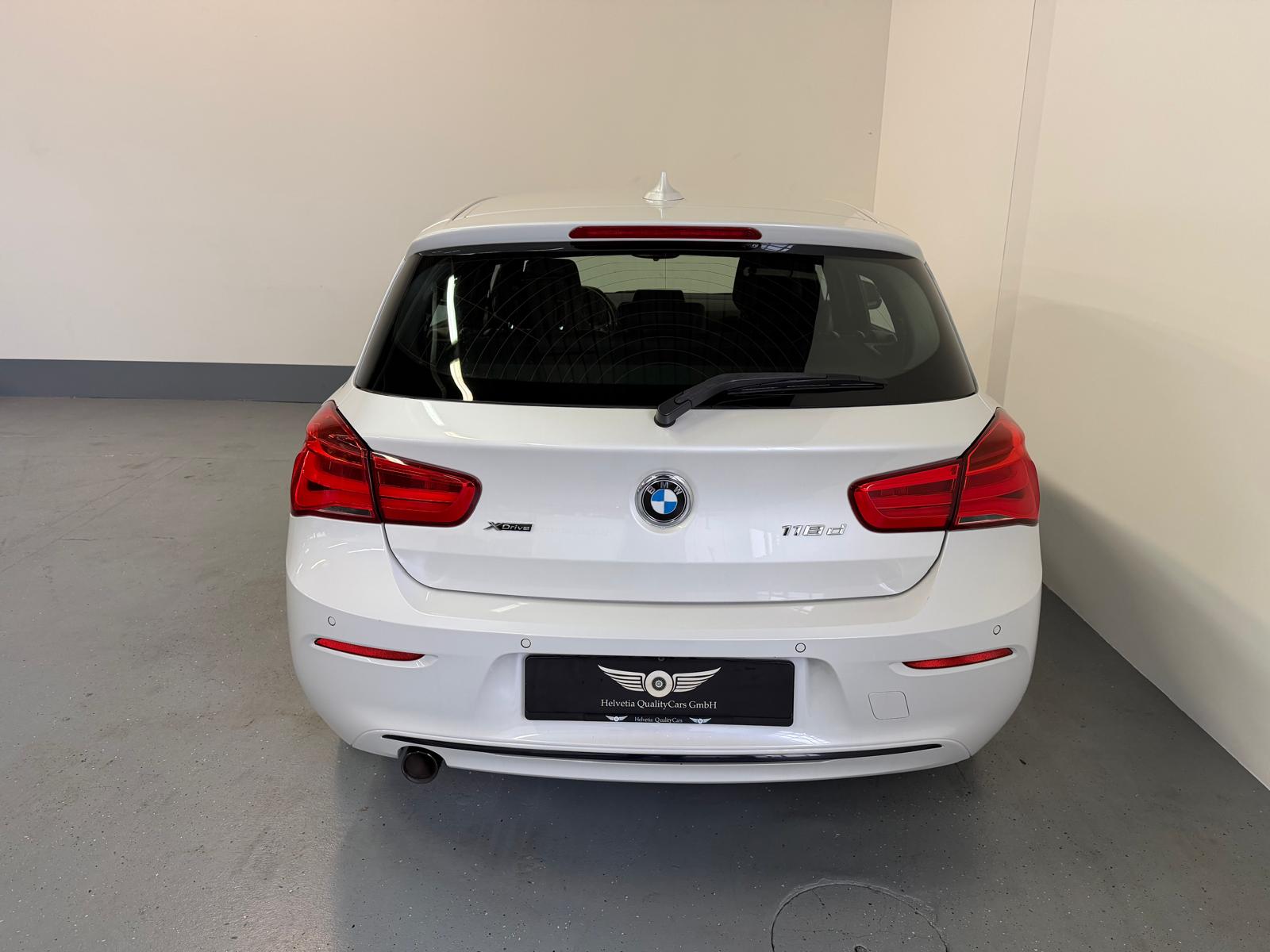BMW 118d xDrive Sport Line-image-12