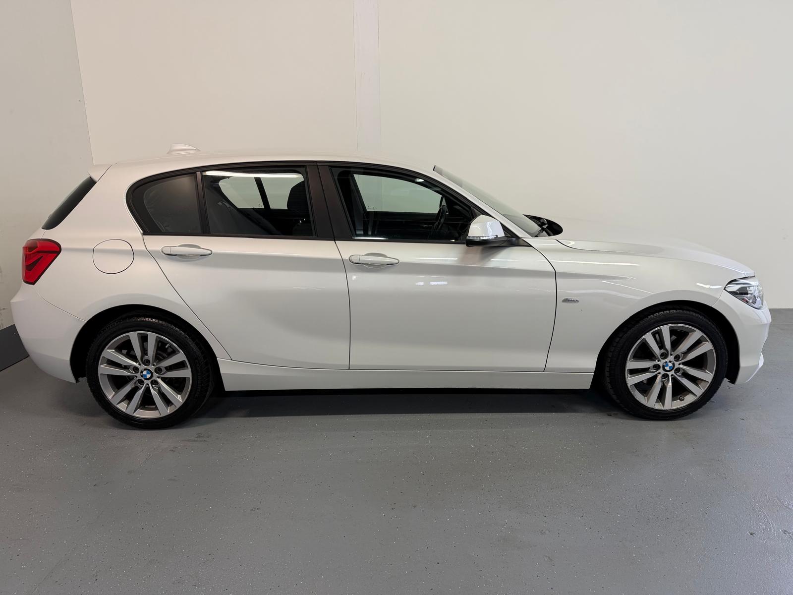 BMW 118d xDrive Sport Line-image-6