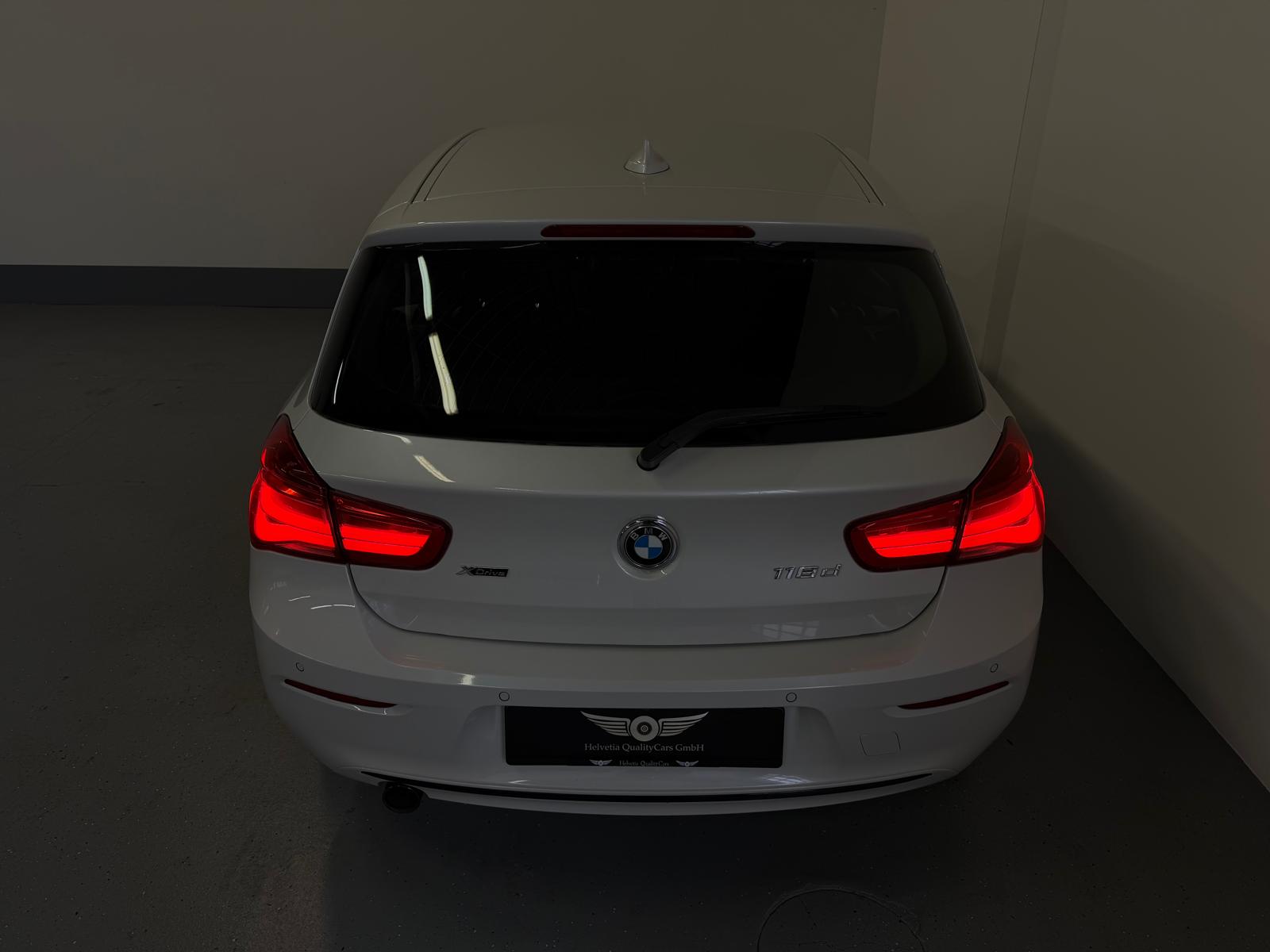 BMW 118d xDrive Sport Line-image-13