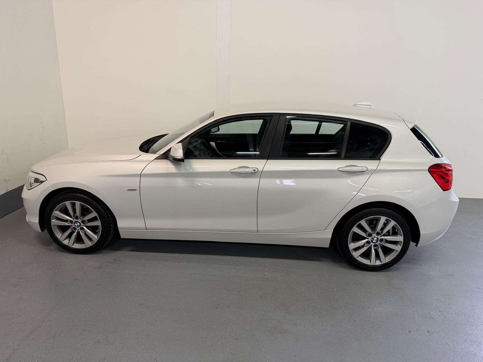BMW 118d xDrive Sport Line-image-7