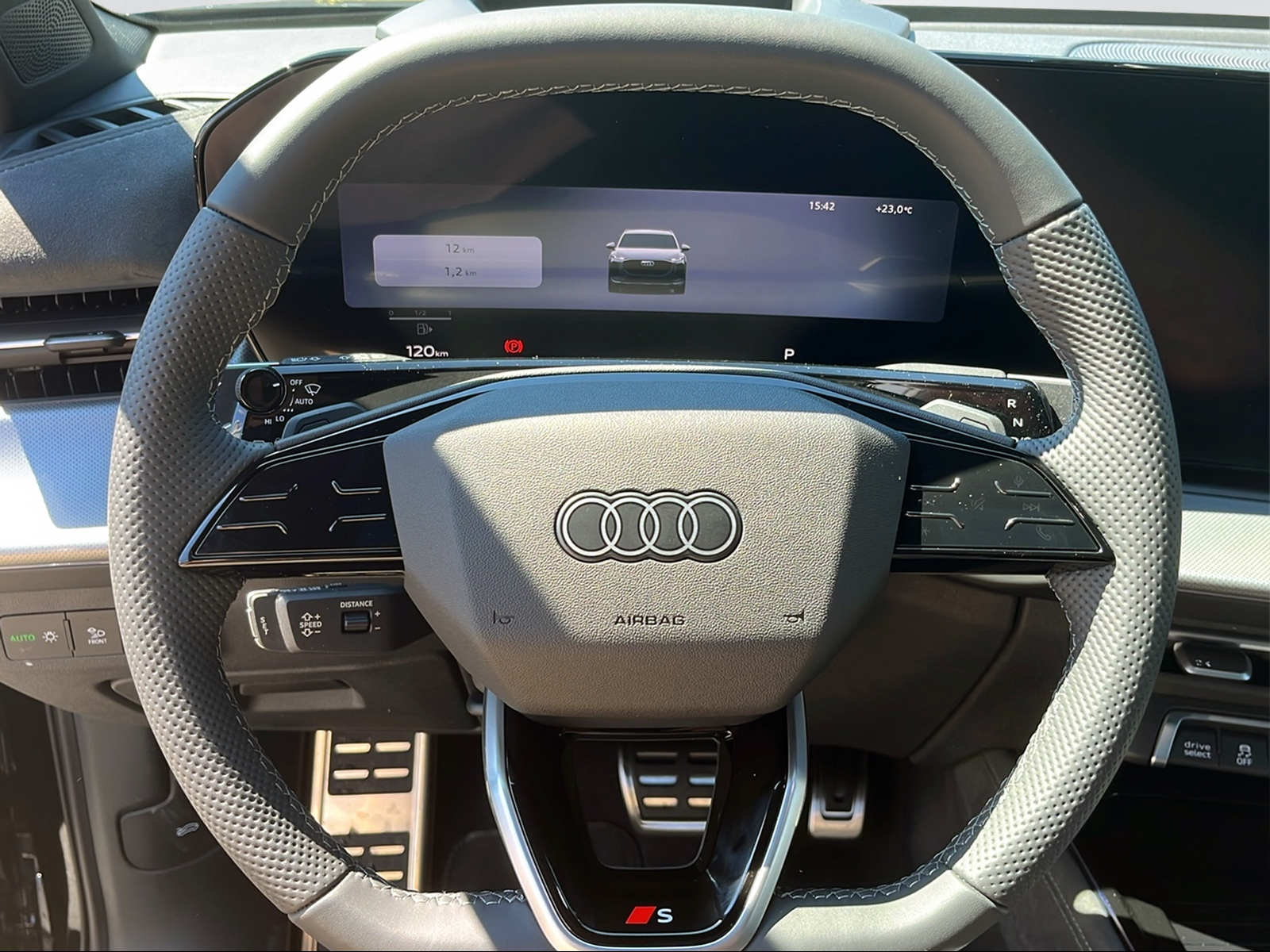 AUDI Q3 SUV TFSI quattro 195 kW S t 2000ccm 265PS/195kW 4 Zylinder TFSI Benzin-image-11