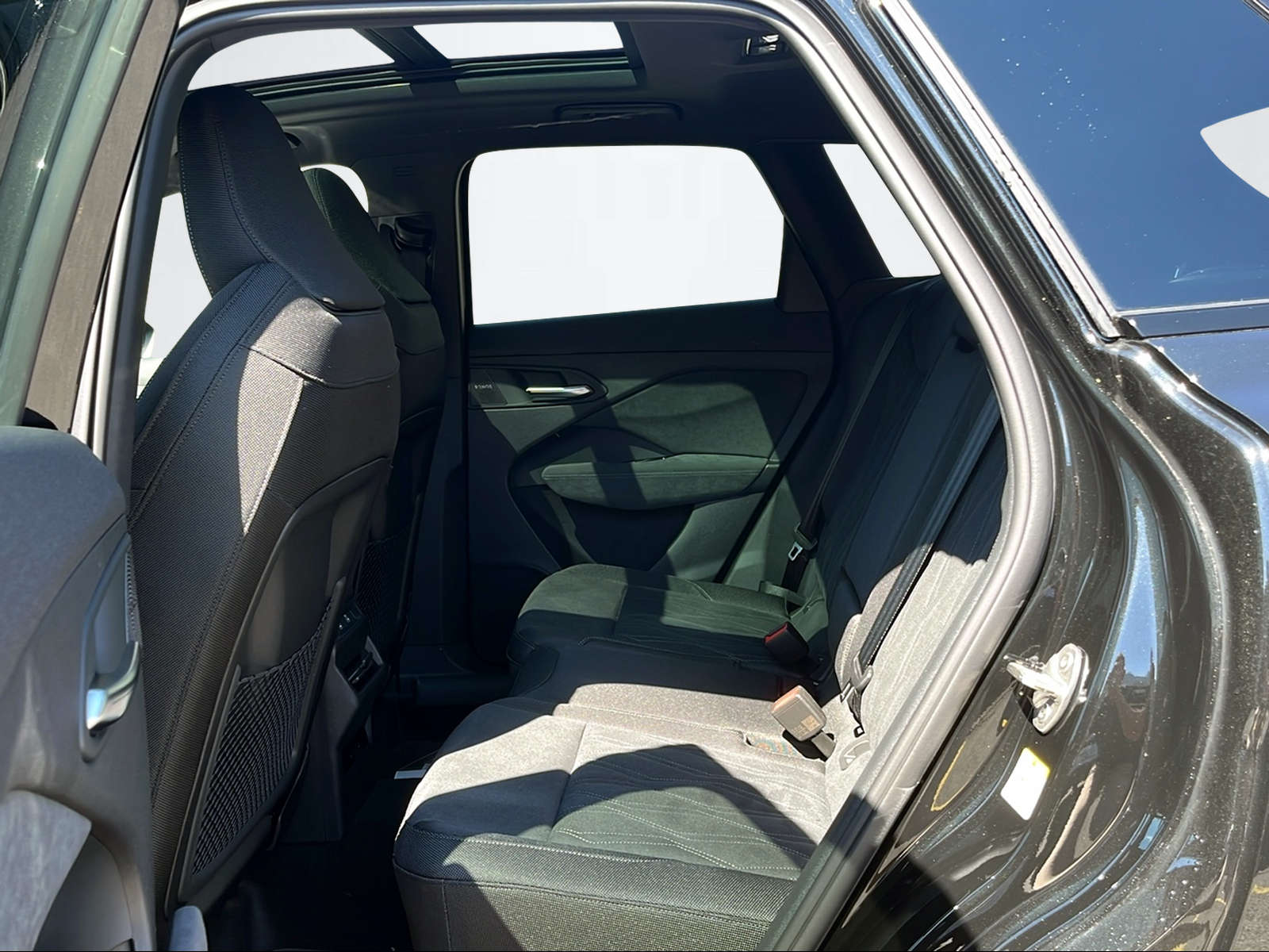 AUDI Q3 SUV TFSI quattro 195 kW S t 2000ccm 265PS/195kW 4 Zylinder TFSI Benzin-image-8