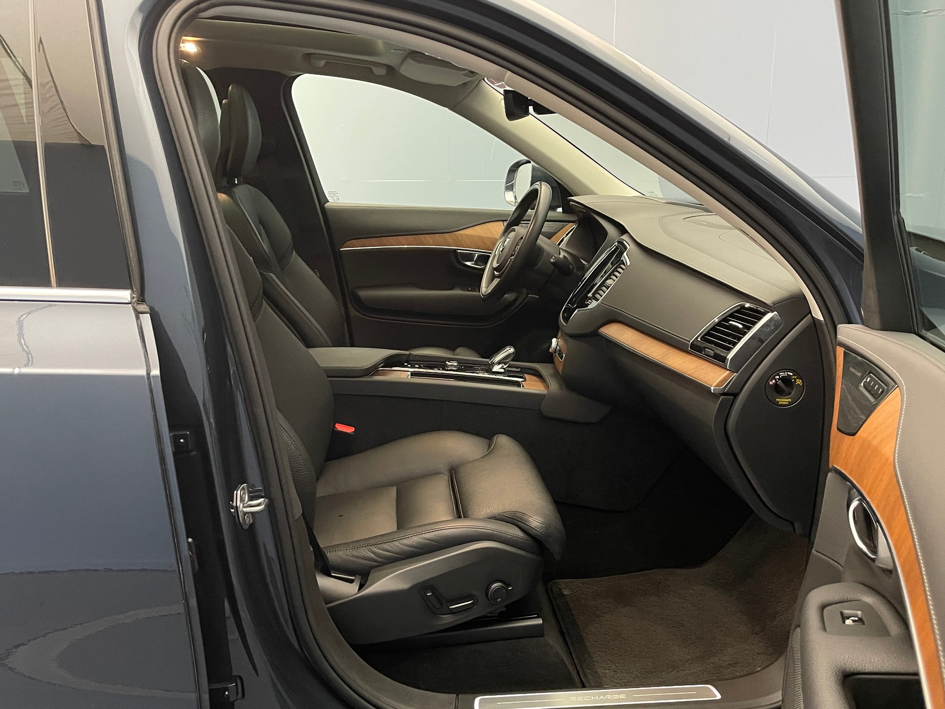 VOLVO XC90 2.0 T8 TE Inscription 7P. eAWD-image-8