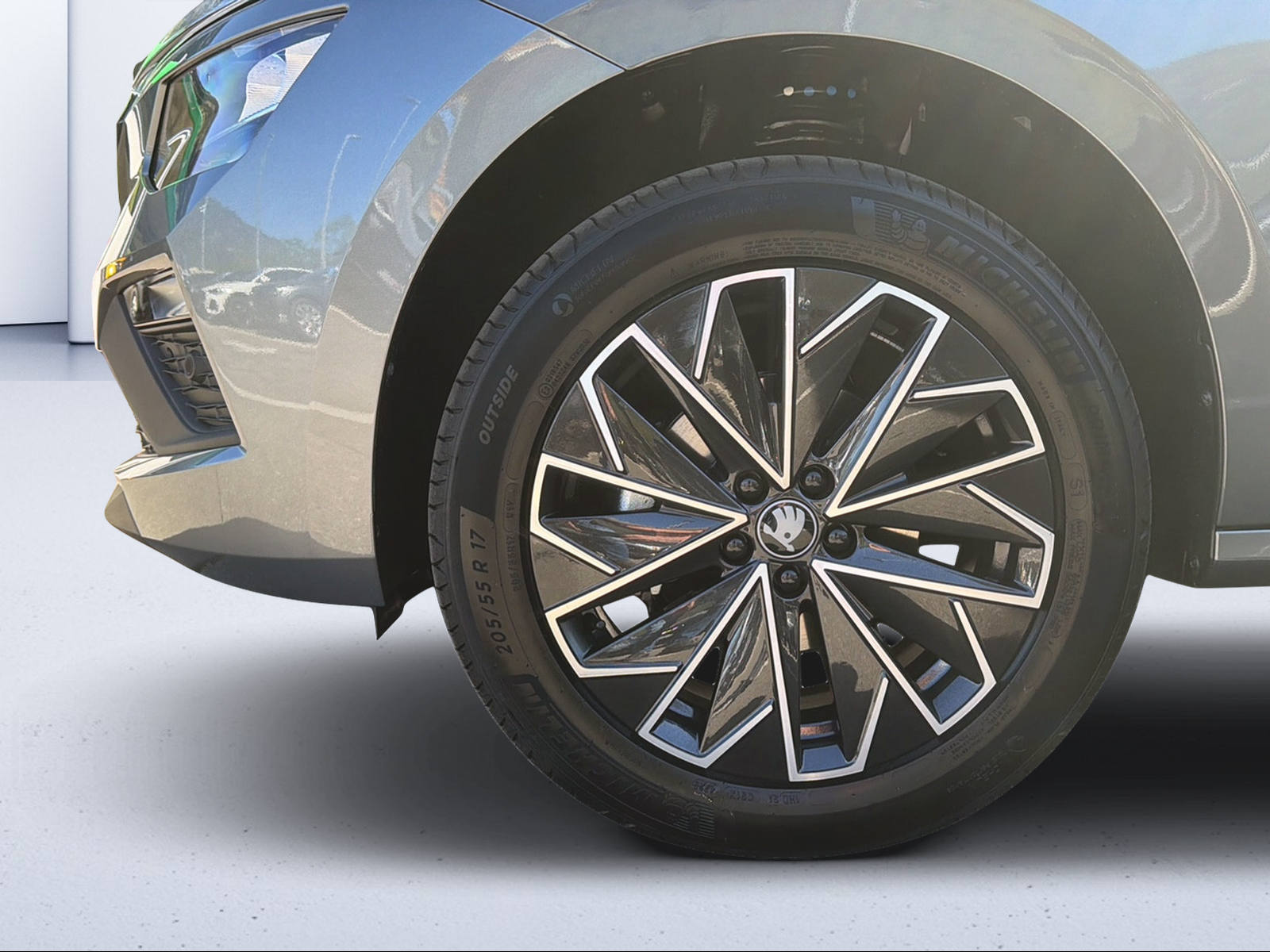 SKODA Kamiq 1.0 TSI Dynamic DSG-image-14