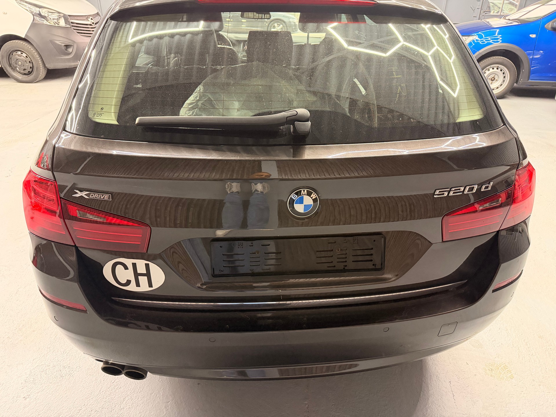 BMW 520d Touring xDrive Luxury Line Steptronic-image-3