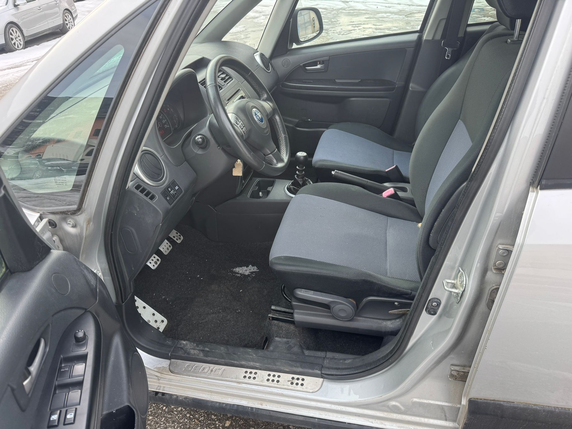 FIAT Sedici 1.9 JTD 4WD Dynamic-image-7