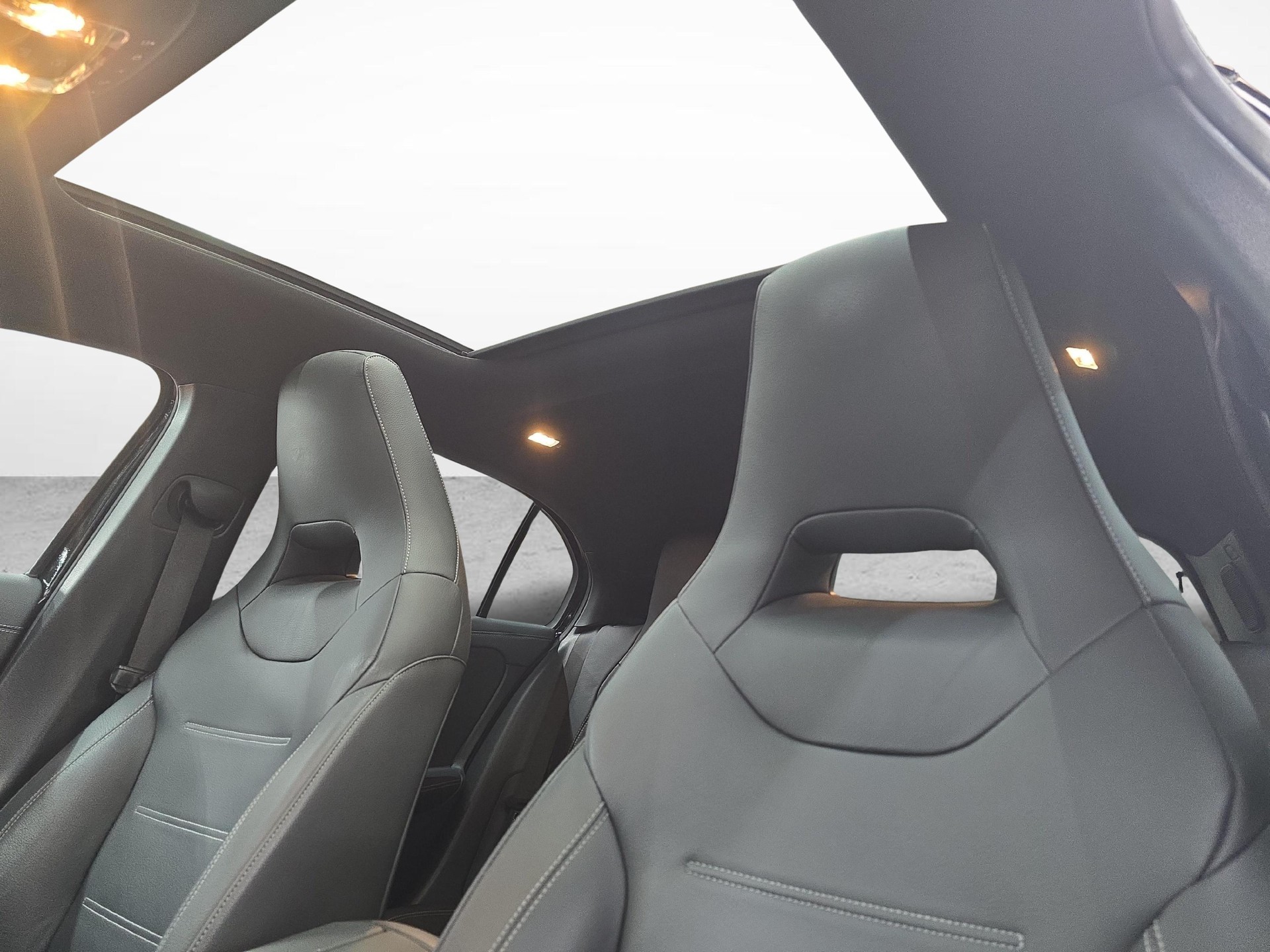 MERCEDES-BENZ A 45 S AMG 4MATIC+-image-8