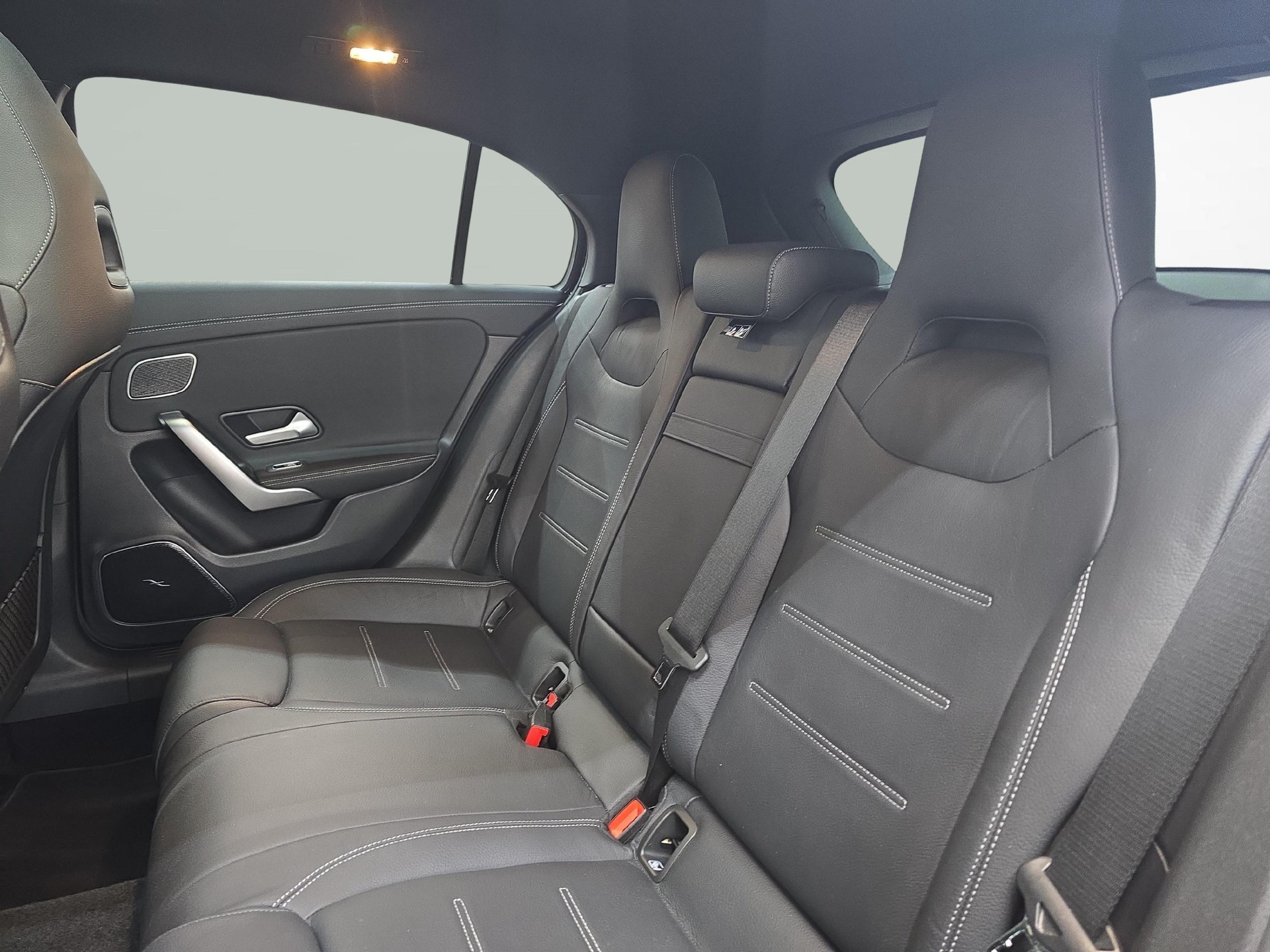 MERCEDES-BENZ A 45 S AMG 4MATIC+-image-9