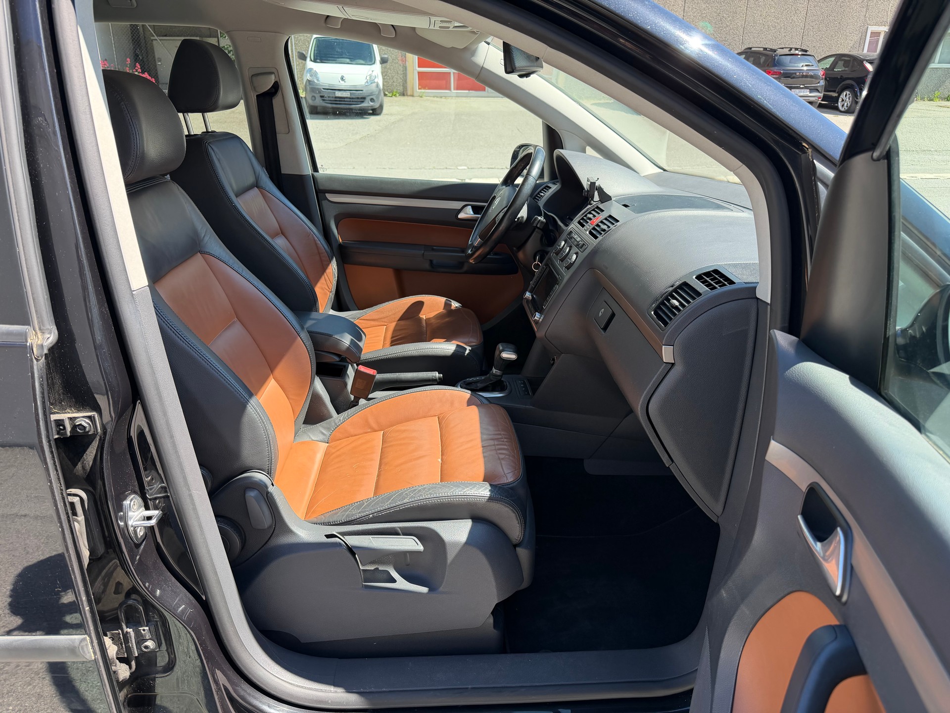 VW CrossTouran 1.4 TSI DSG-image-3