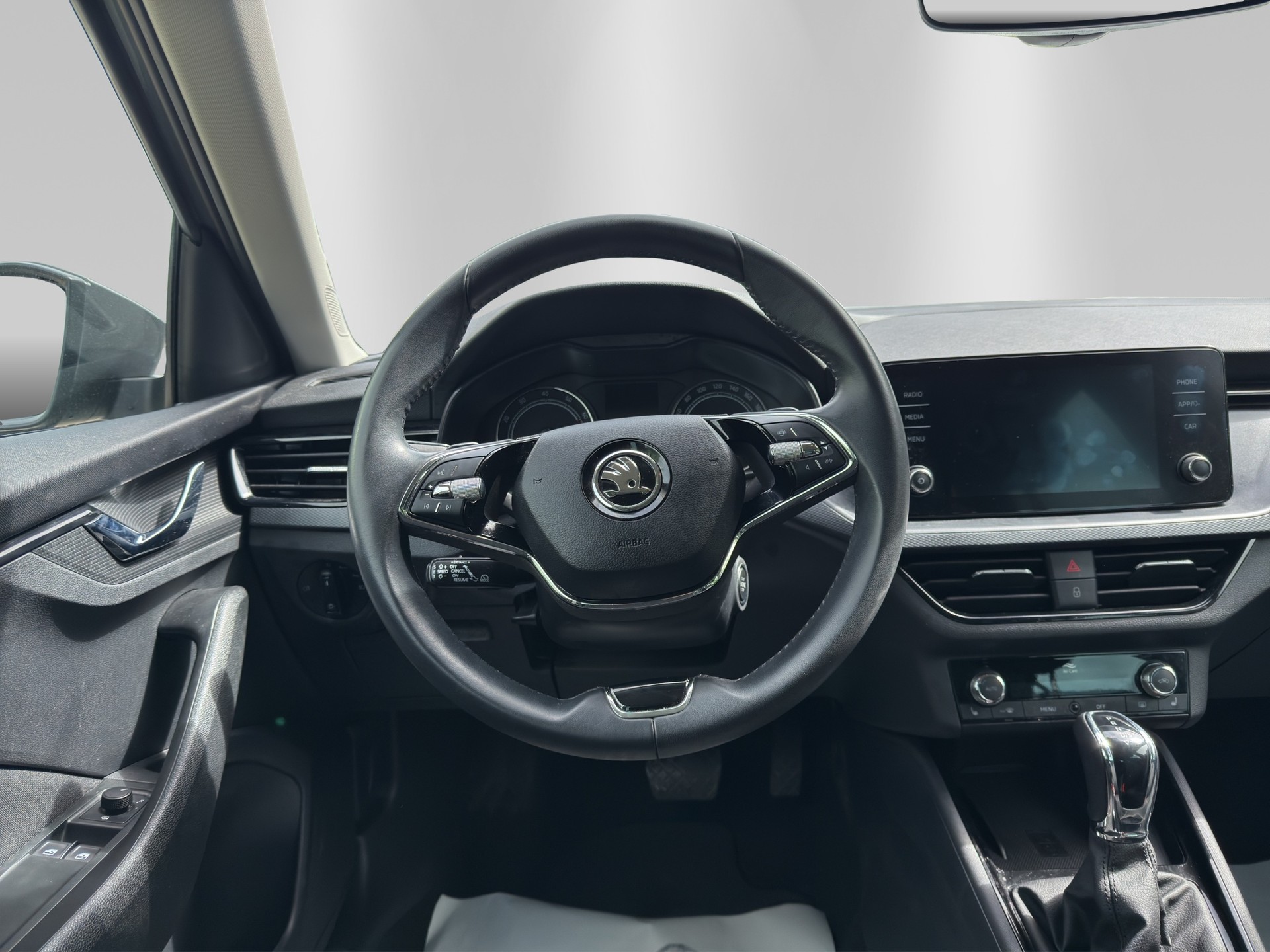 SKODA Kamiq 1.0 TSI Ambition DSG-image-9