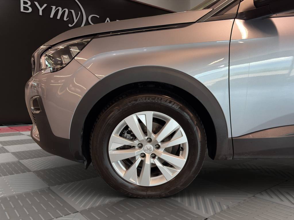 PEUGEOT 3008 1.2 PureTech Active-image-10