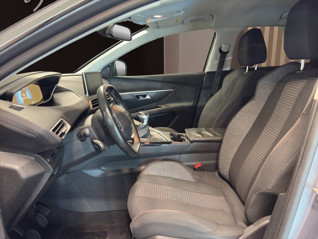 PEUGEOT 3008 1.2 PureTech Active-image-5