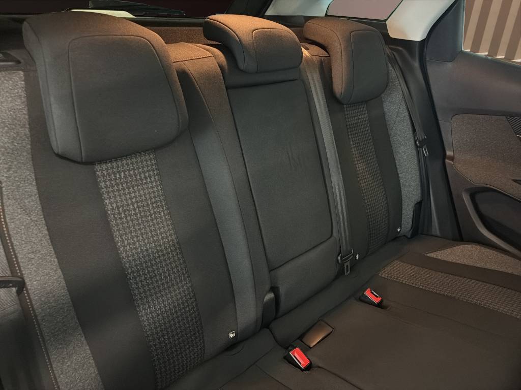 PEUGEOT 3008 1.2 PureTech Active-image-7