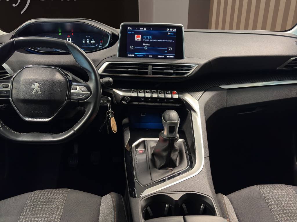 PEUGEOT 3008 1.2 PureTech Active-image-13