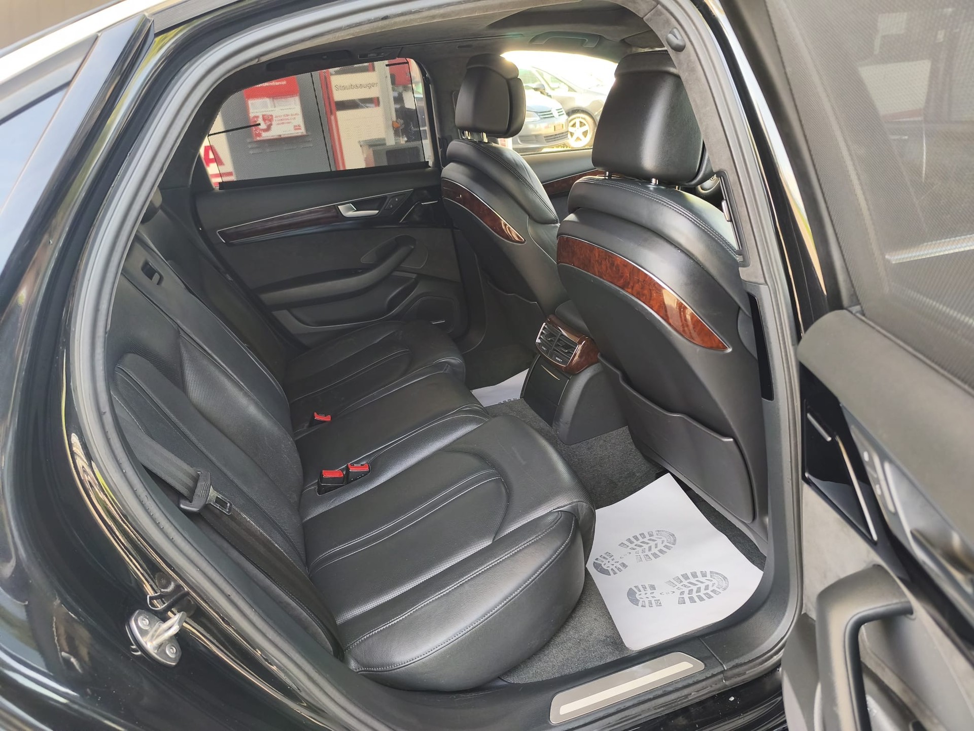AUDI A8 4.2 FSI quattro tiptronic-image-12
