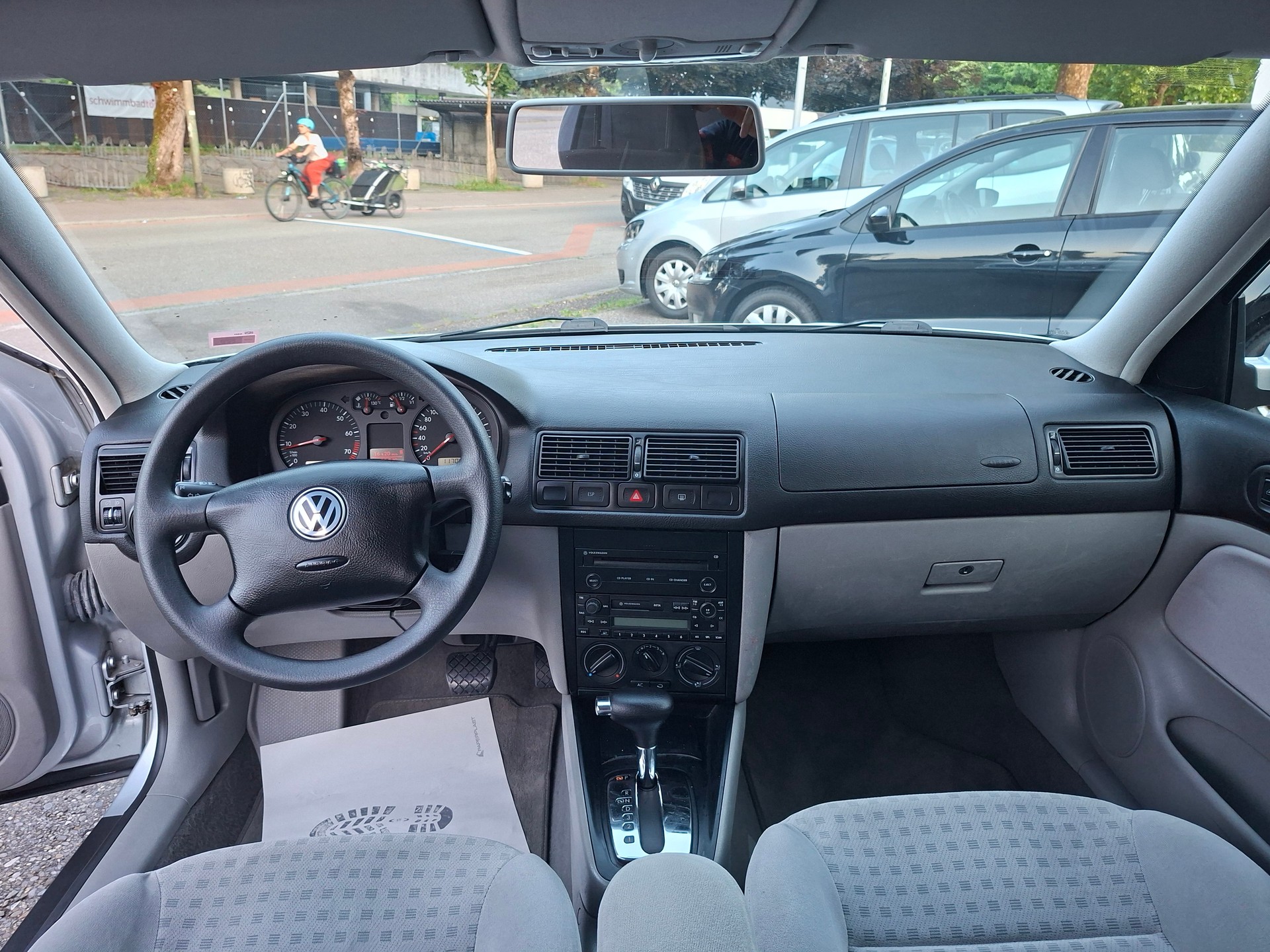VW Golf 1.6 Comfortline Generation Automatic-image-7