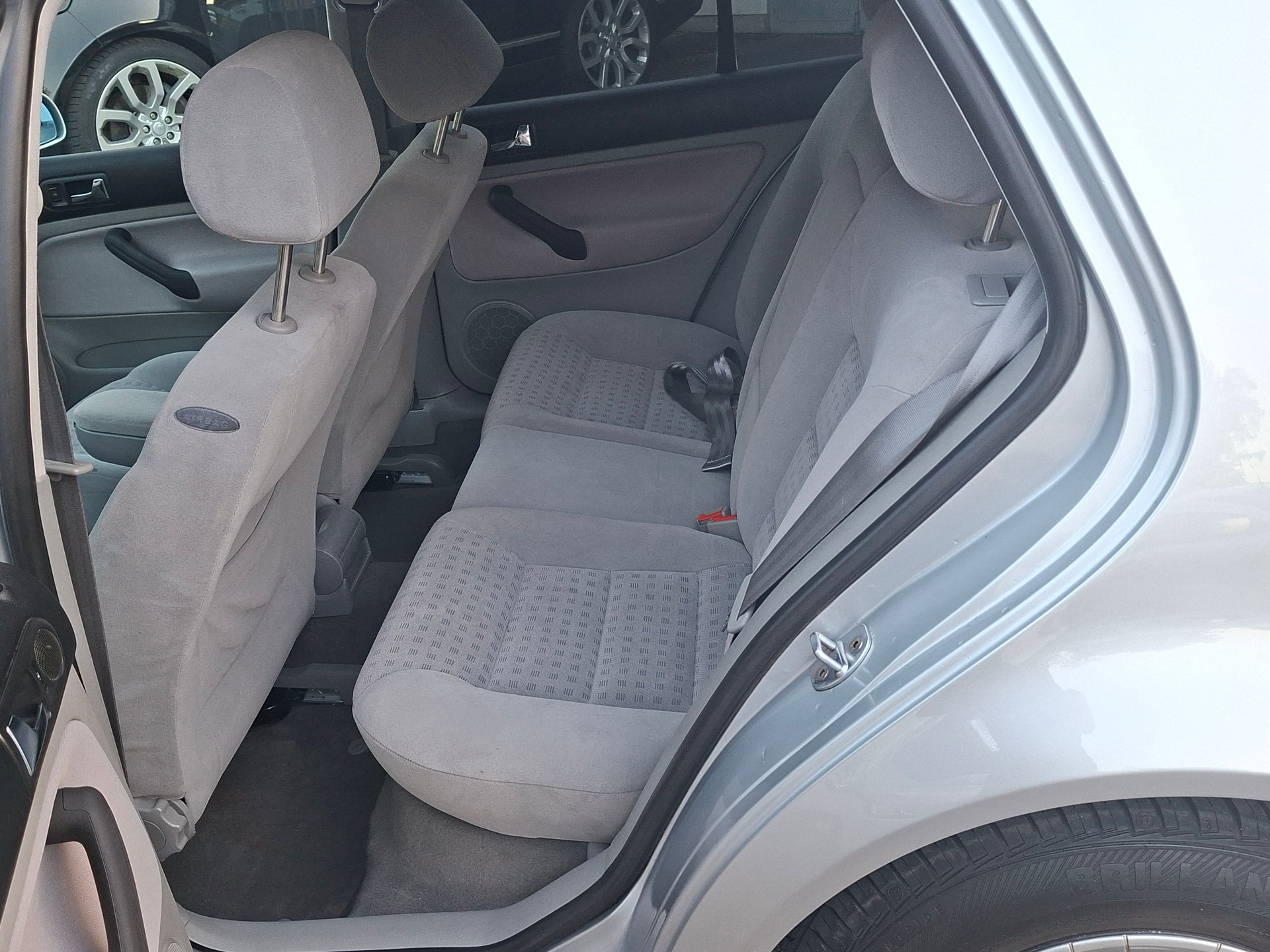 VW Golf 1.6 Comfortline Generation Automatic-image-5