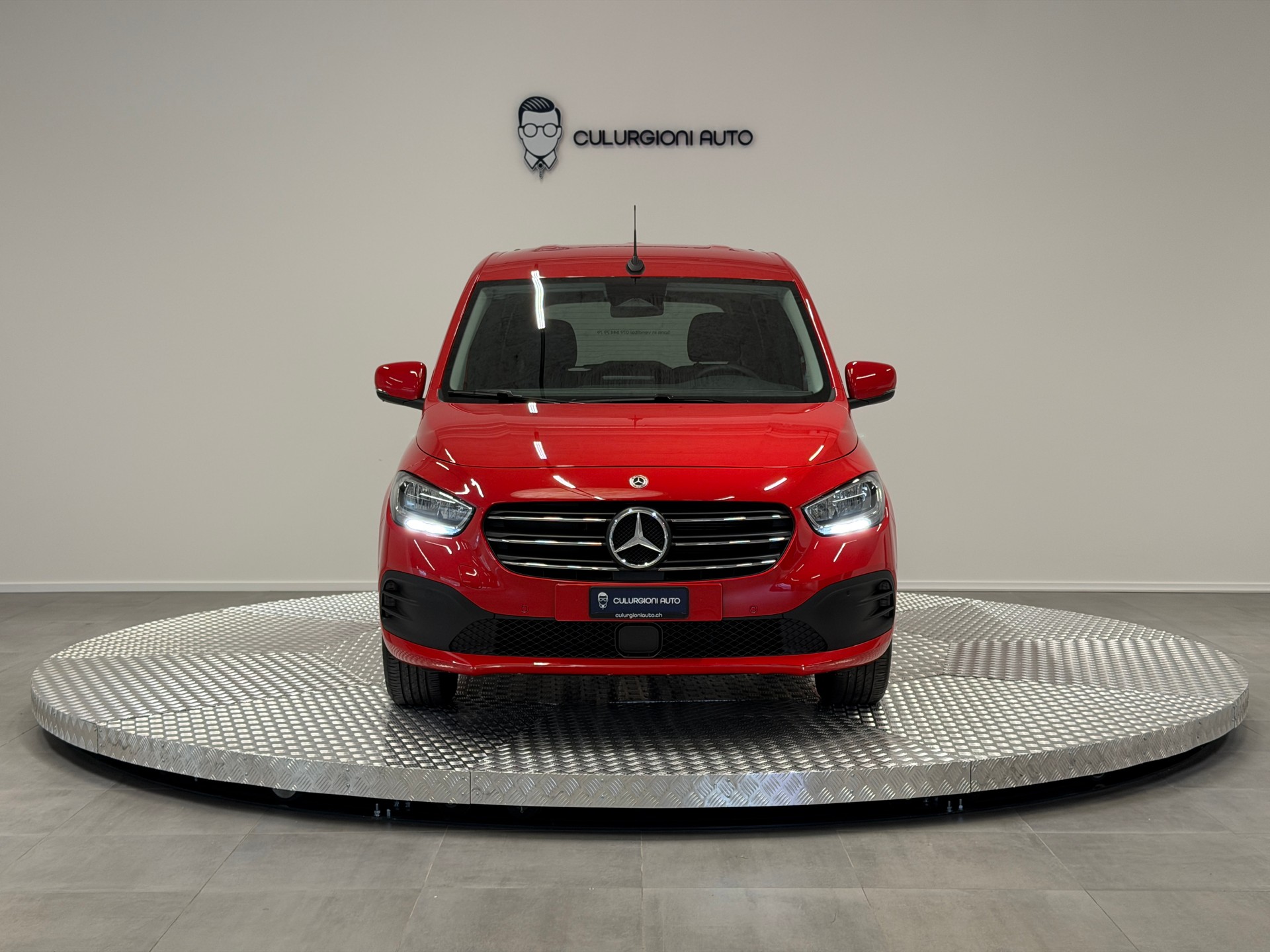 MERCEDES-BENZ T-Klasse 180 Style Automat-showroom-element-1