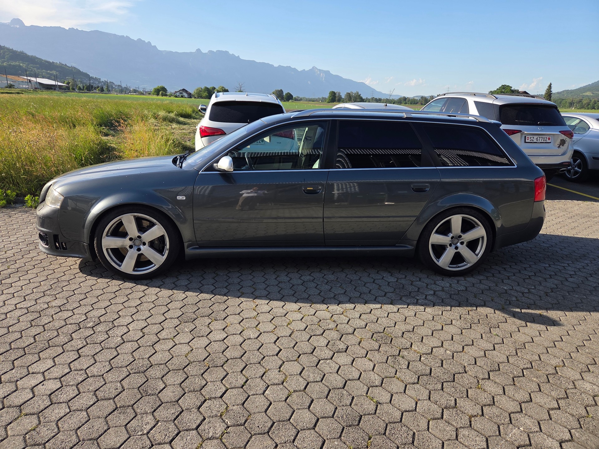 AUDI RS6 Avant quattro tiptronic-image-3