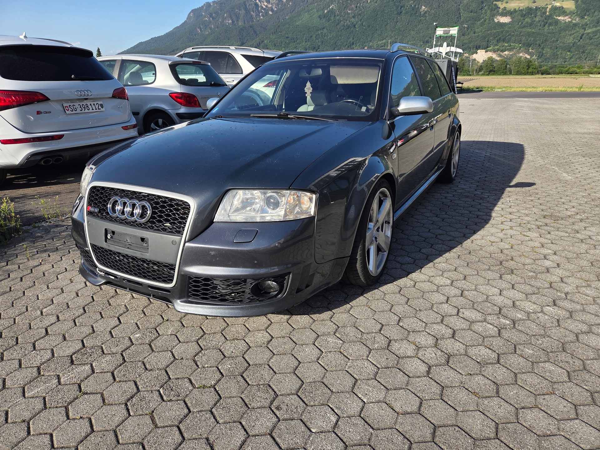 AUDI RS6 Avant quattro tiptronic-image-2