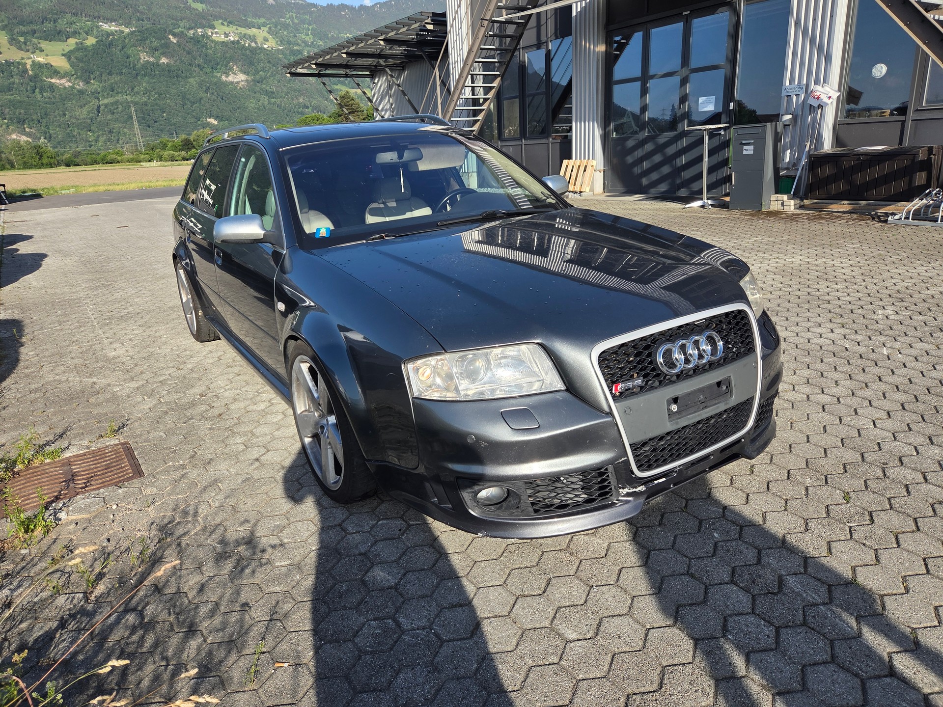 AUDI RS6 Avant quattro tiptronic-image-1