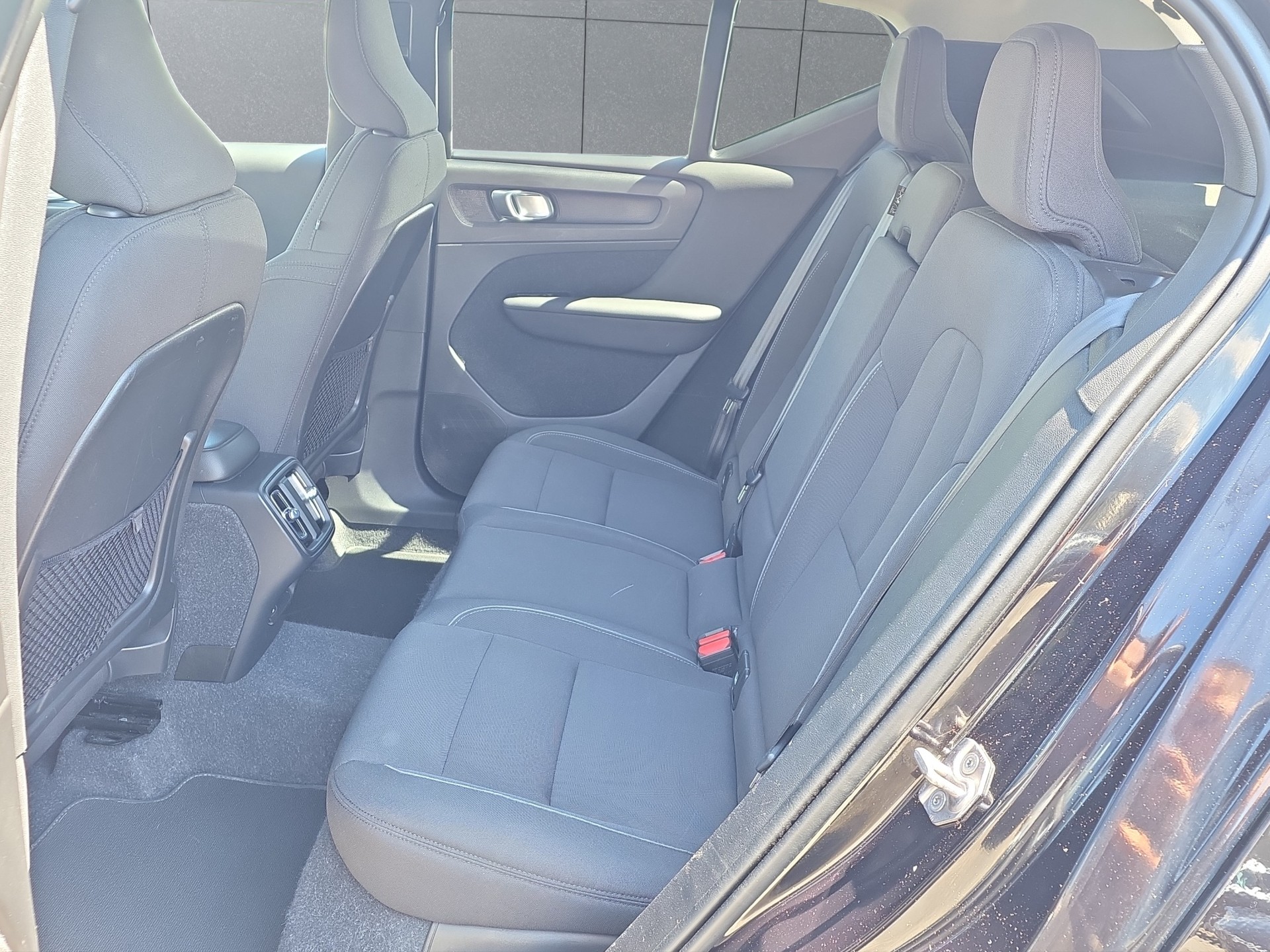 VOLVO XC40 2.0 B4 MH Inscription AWD-image-14