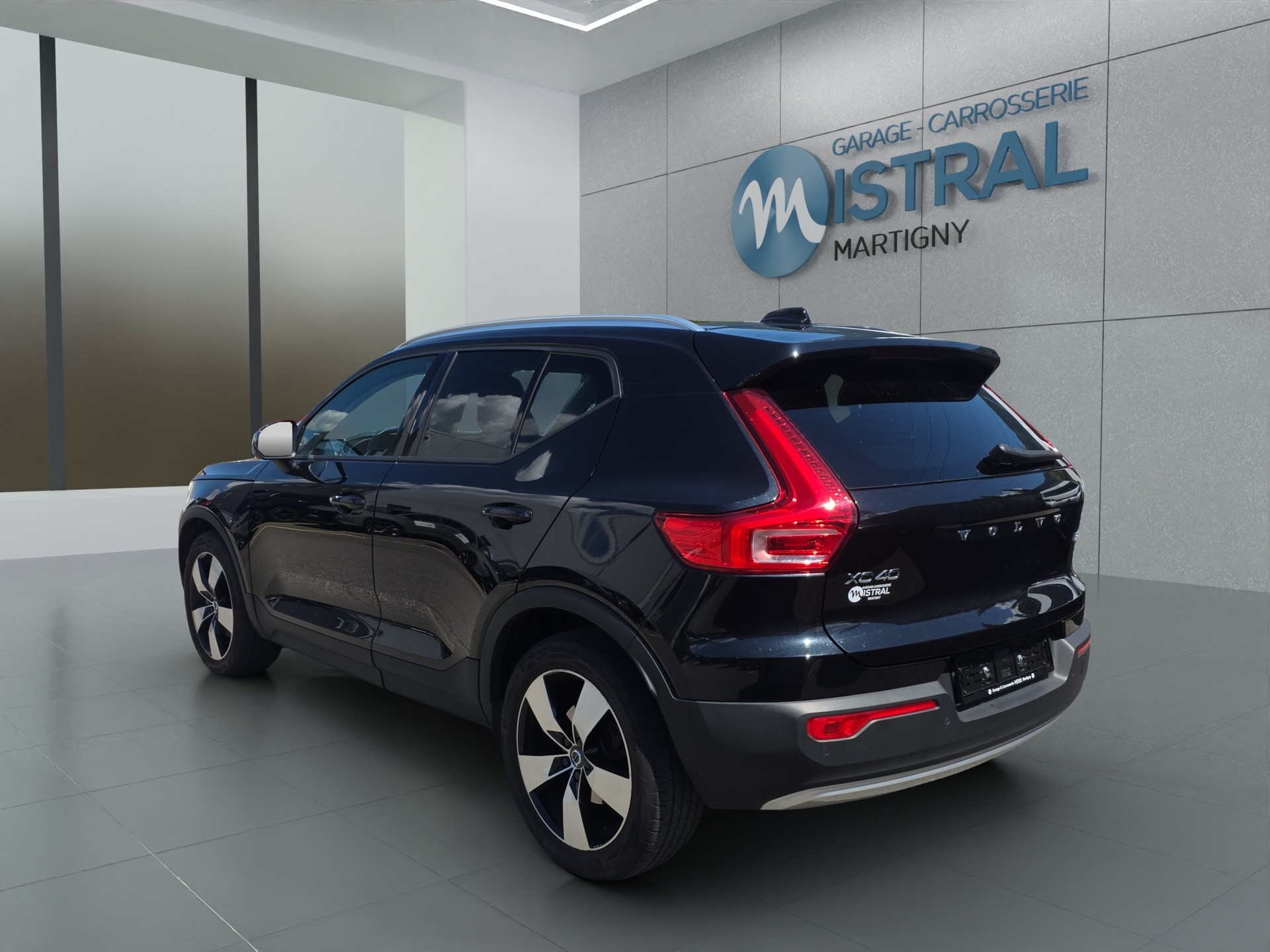 VOLVO XC40 2.0 B4 MH Inscription AWD-image-2