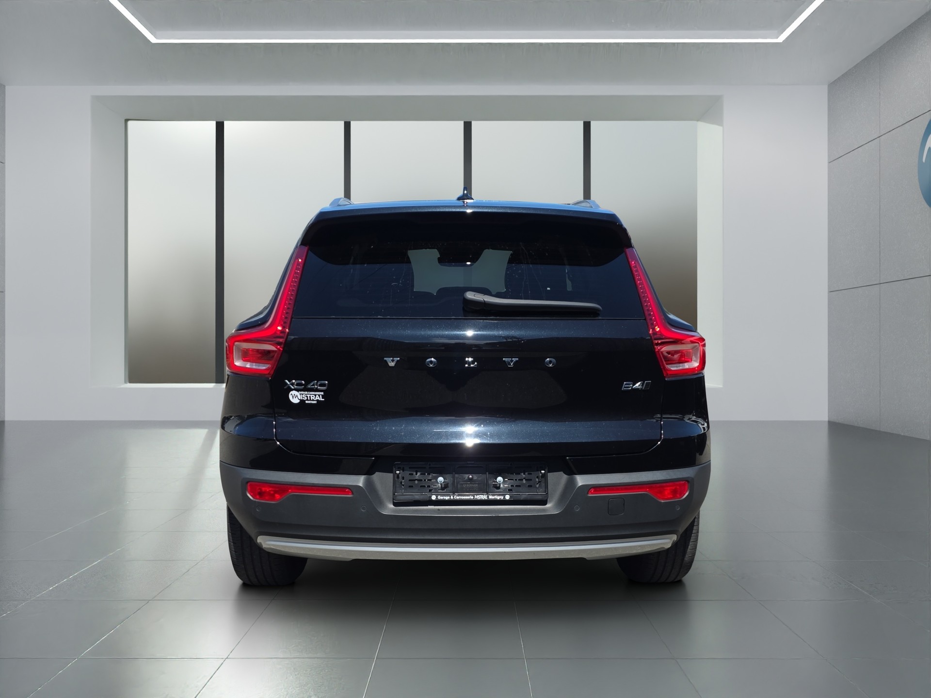 VOLVO XC40 2.0 B4 MH Inscription AWD-image-3
