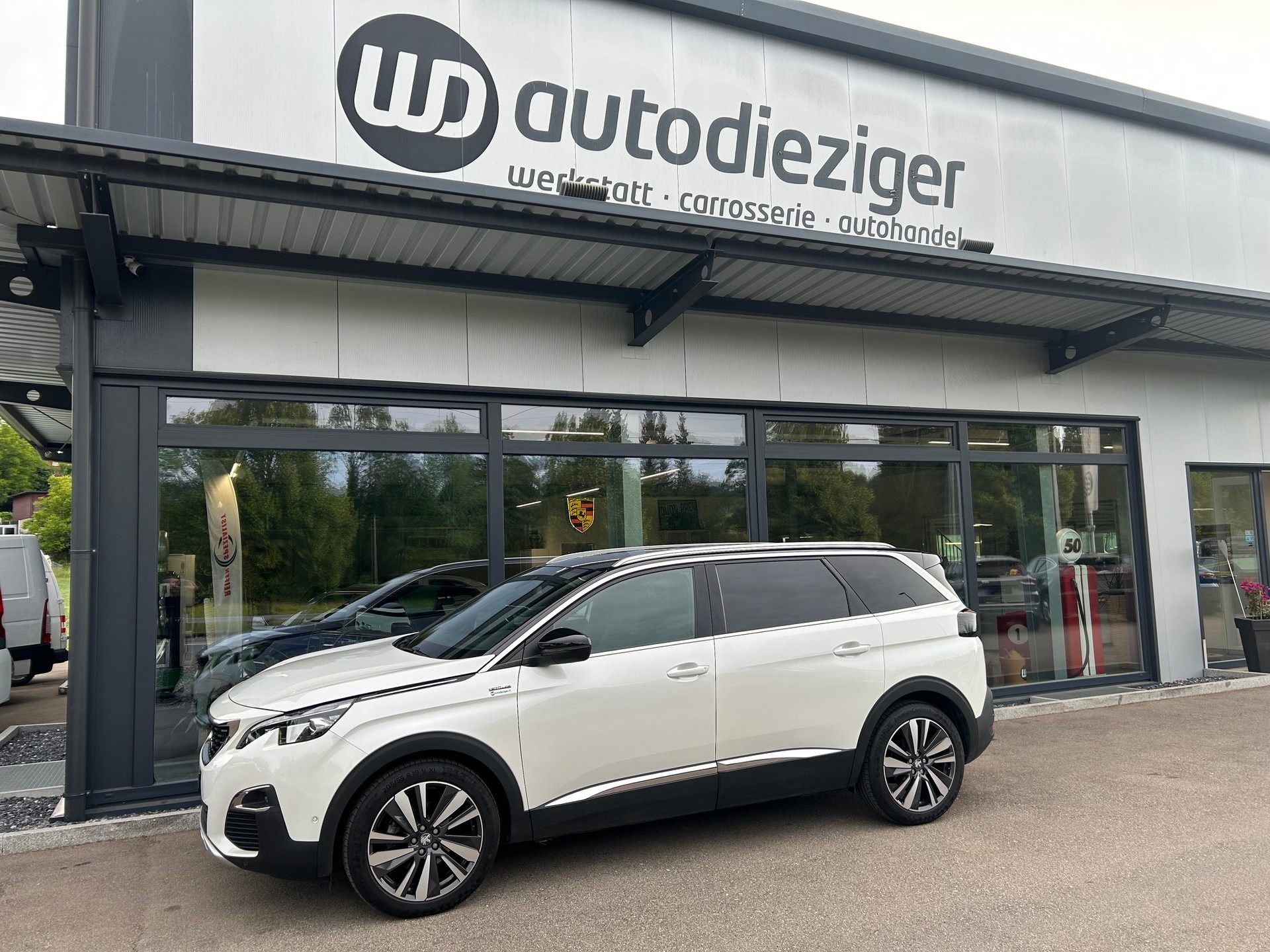 PEUGEOT 5008 1.6 Pure Tech GT LineEAT8-image-0
