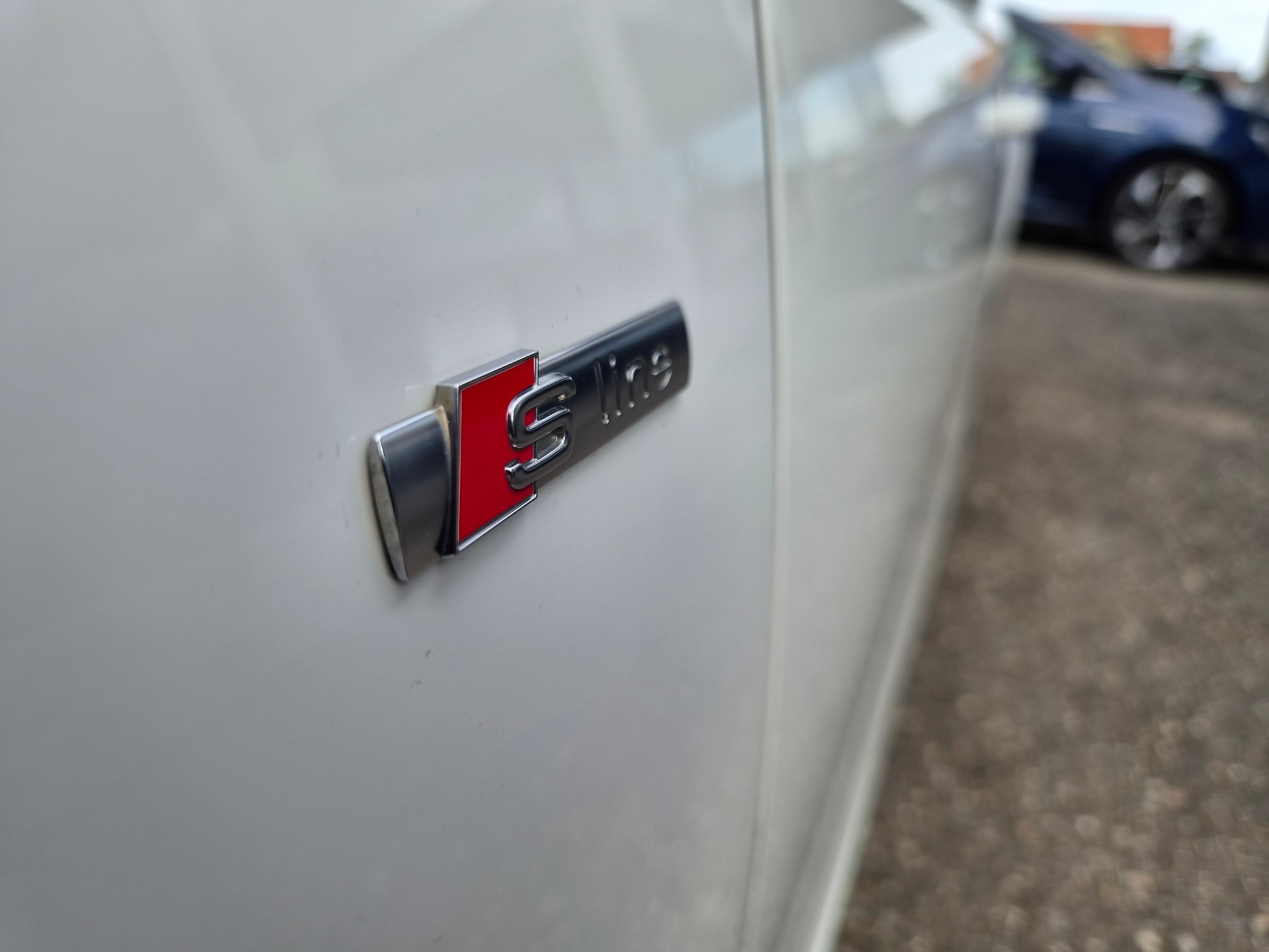 AUDI A4 Avant 2.0 TDI quattro S-tronic-image-27