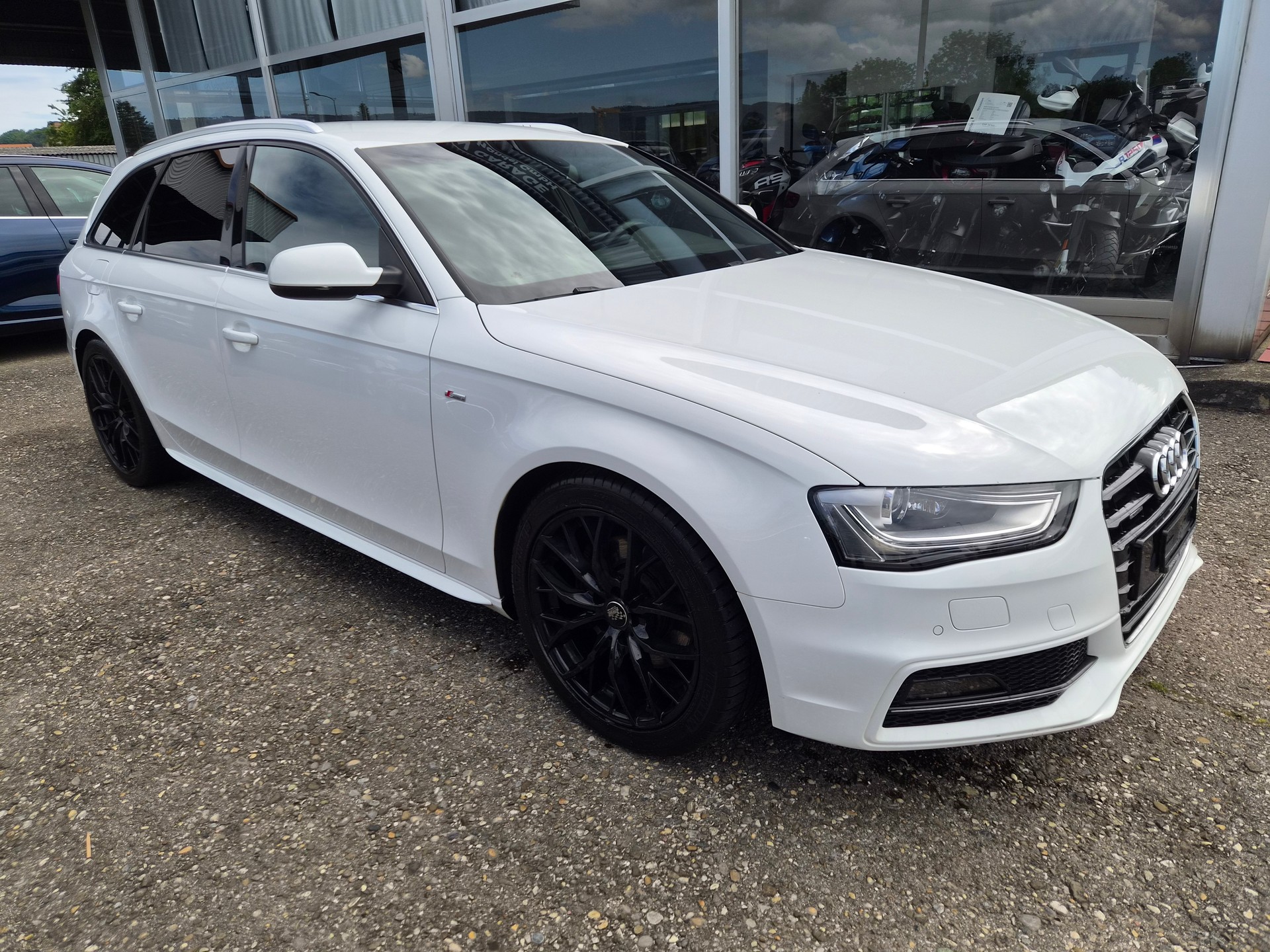 AUDI A4 Avant 2.0 TDI quattro S-tronic-image-0