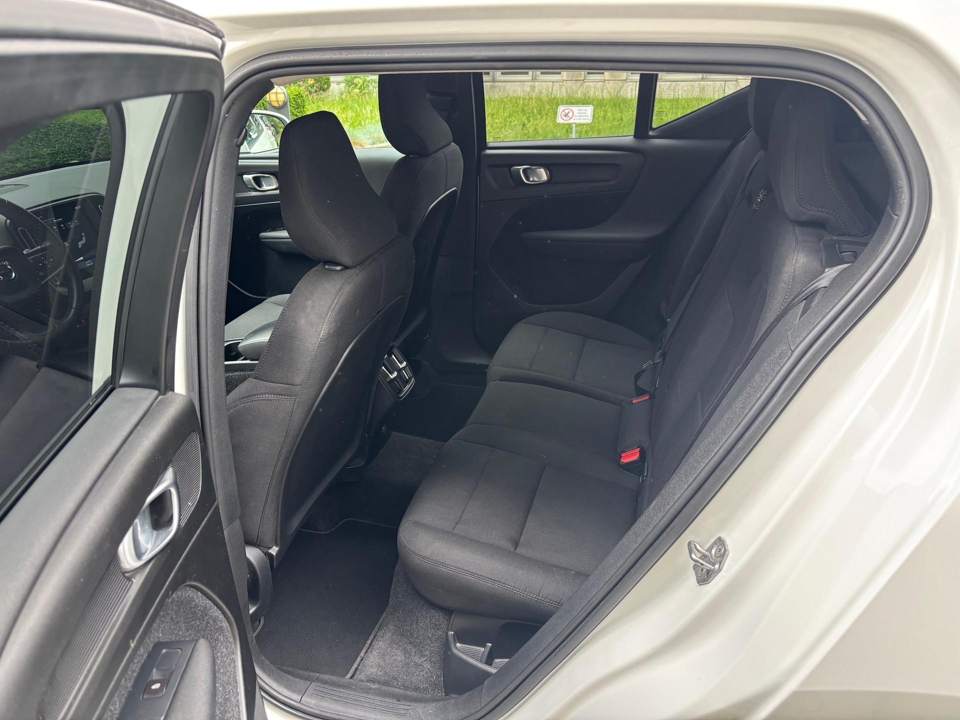 VOLVO XC40 T3 FIRST EDITION-image-9
