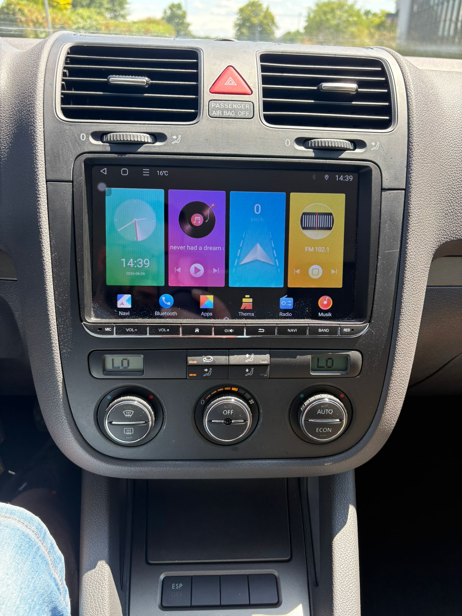VW Golf 2.0 FSI Sportline 4Motion-image-9