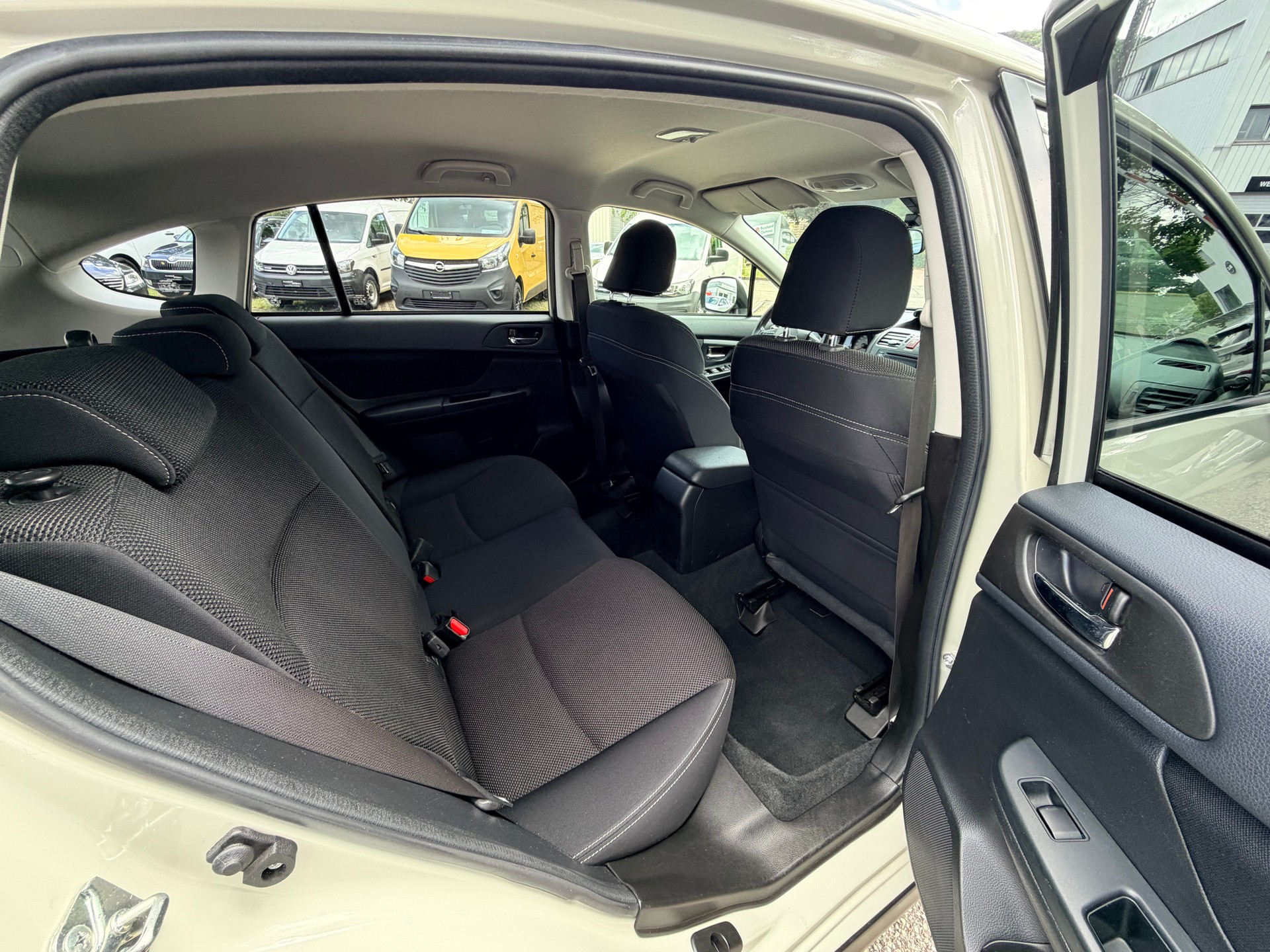 SUBARU XV 1.6 Swiss Two AWD CVT-image-10