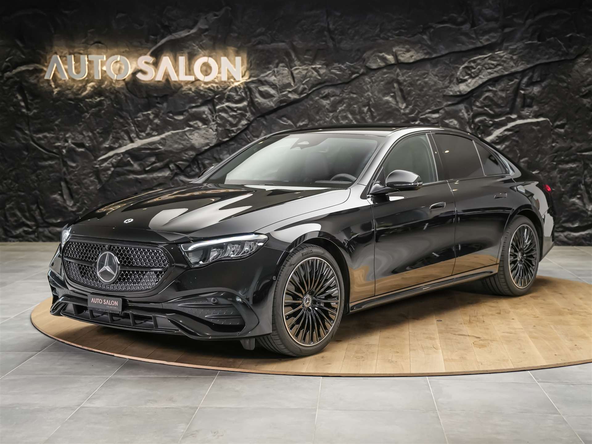 MERCEDES-BENZ E 220 d AMG Line *Werksgarantie*Supercreen*Standheizung*-image-1