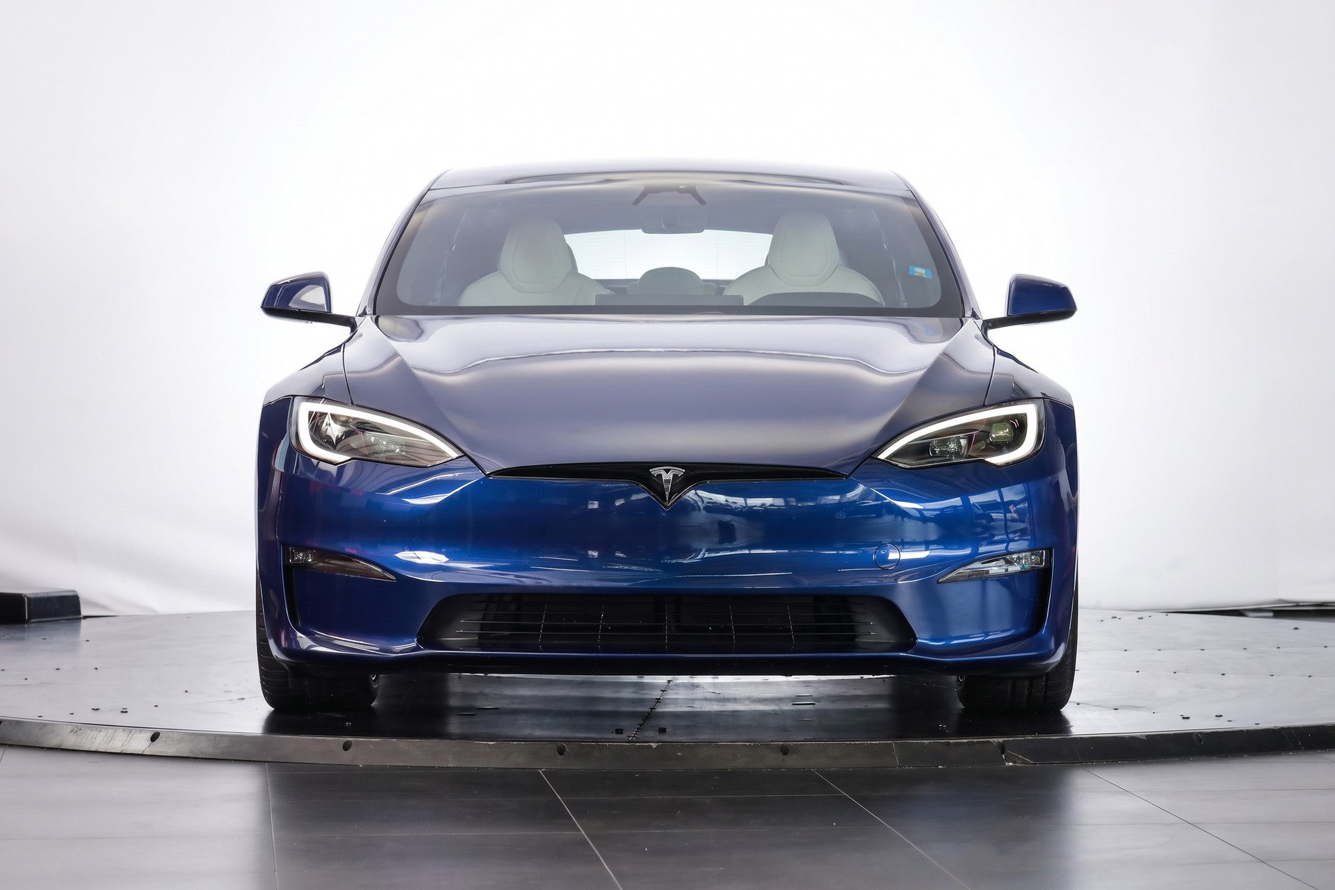 TESLA Model S 100 kWh Palladium-image-1