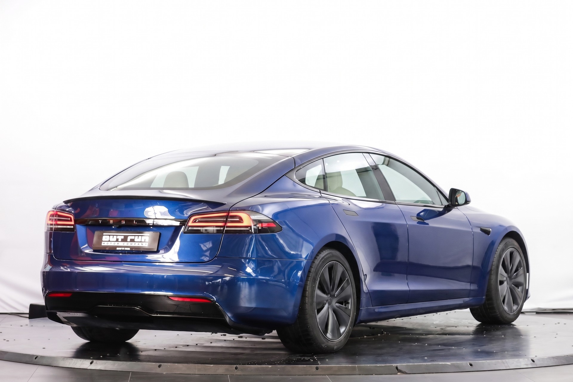 TESLA Model S 100 kWh Palladium-image-4