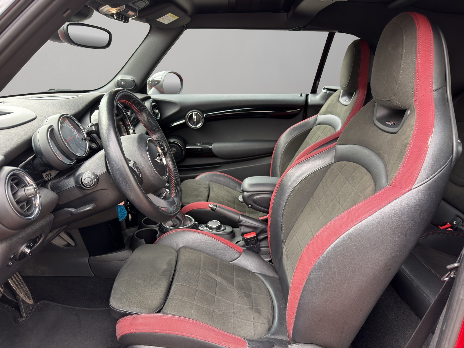 MINI Cooper John Cooper Works Cabriolet Steptronic-image-8