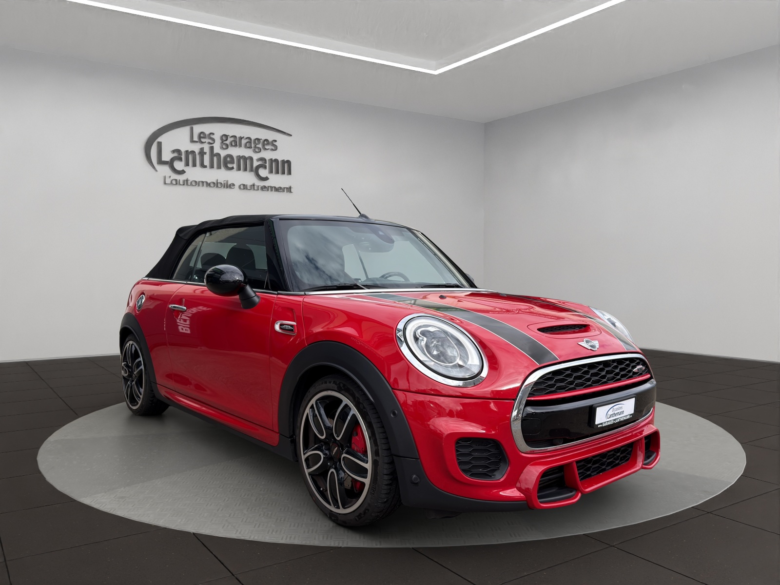 MINI Cooper John Cooper Works Cabriolet Steptronic-image-5