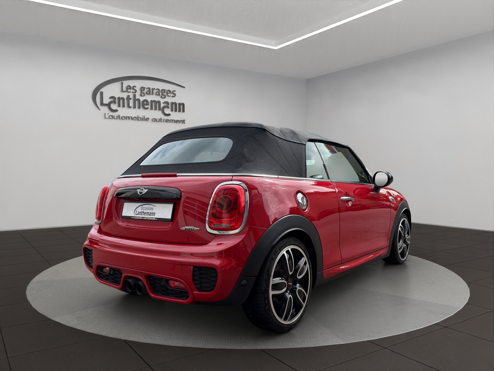 MINI Cooper John Cooper Works Cabriolet Steptronic-image-4