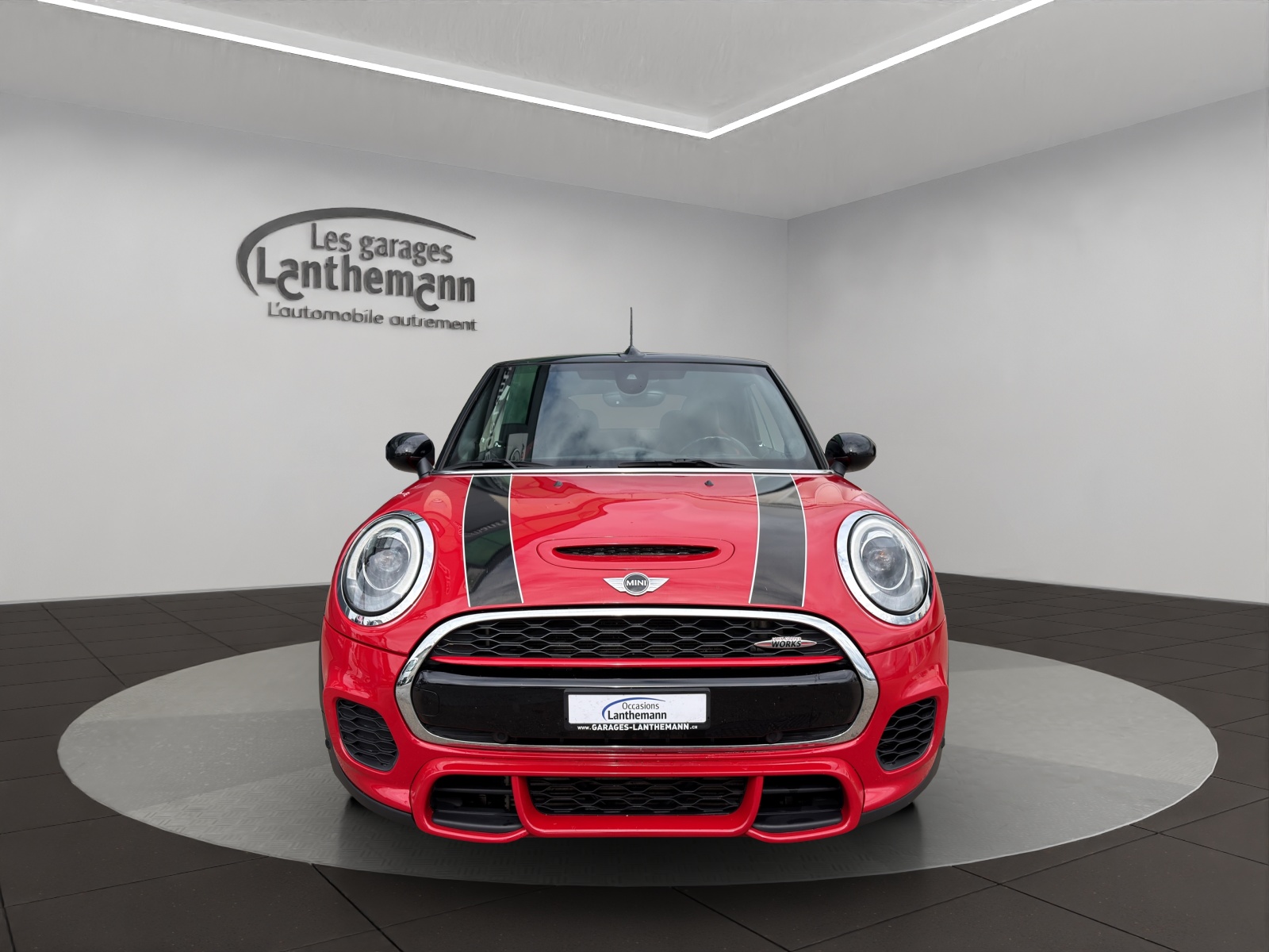 MINI Cooper John Cooper Works Cabriolet Steptronic-image-6