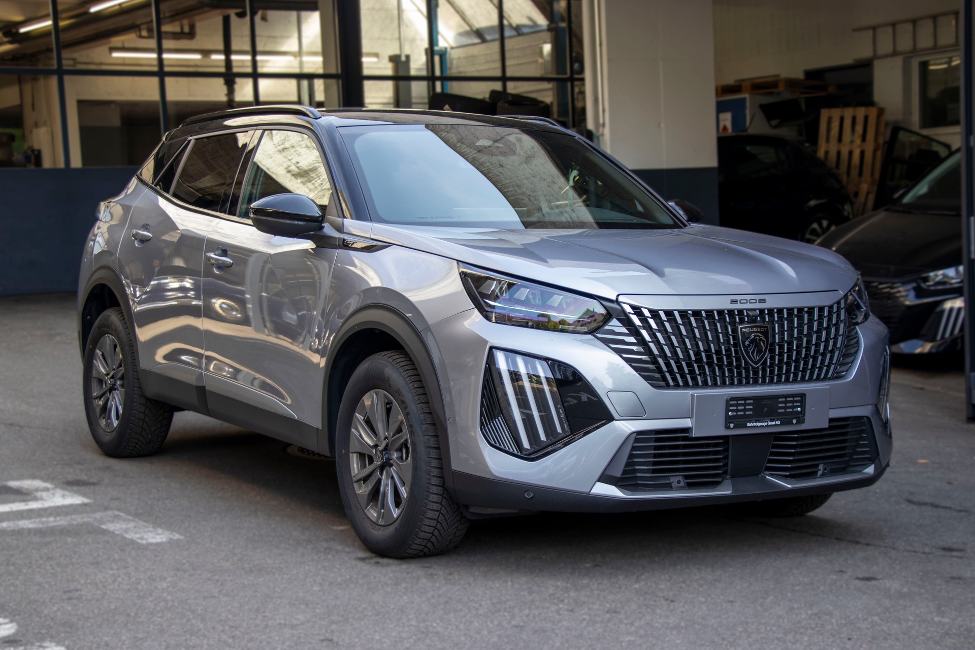 PEUGEOT 2008 1.2 145 MHEV GT-image-3