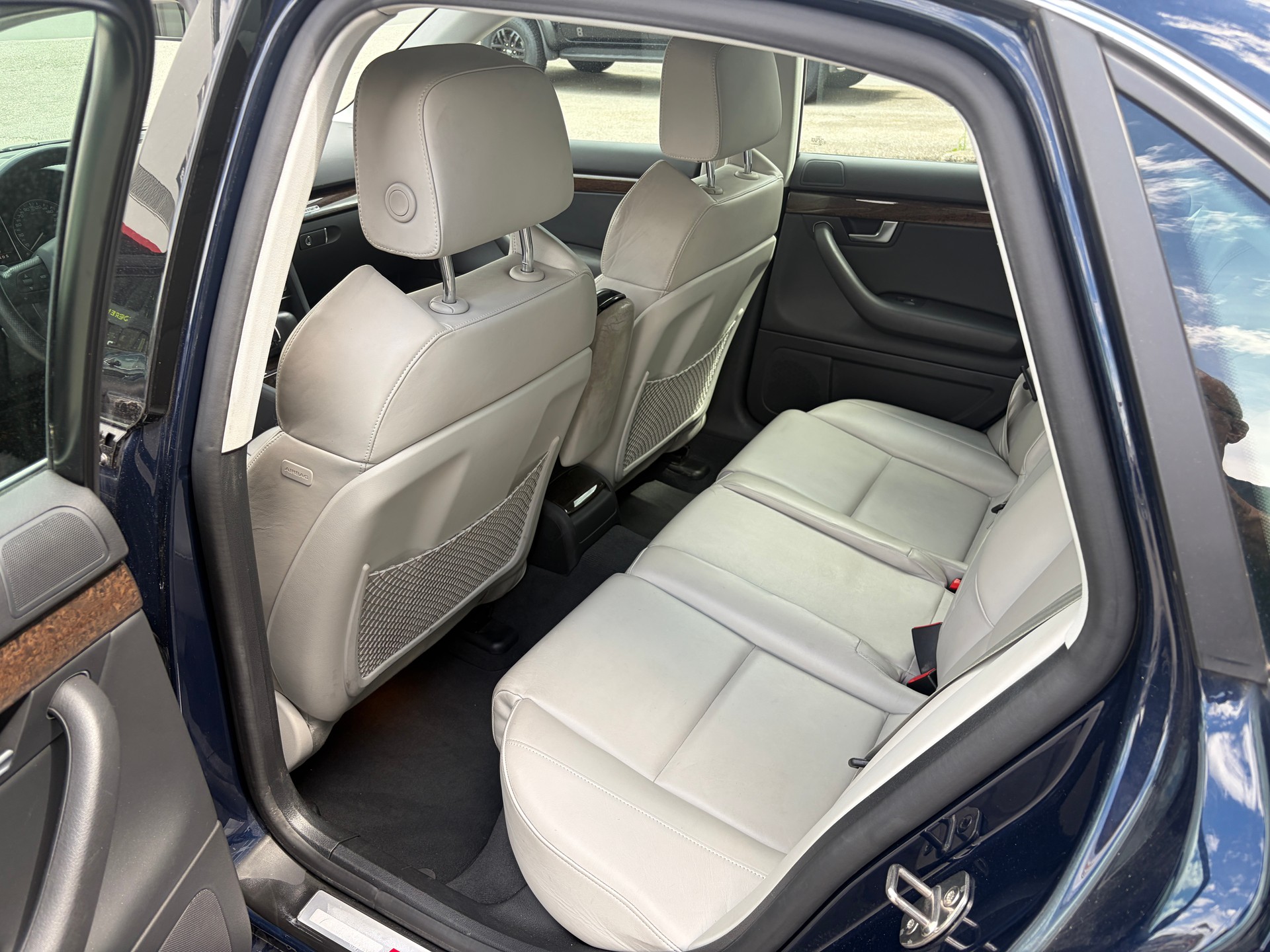 AUDI S4 Limousine 4.2 V8 quattro-image-10