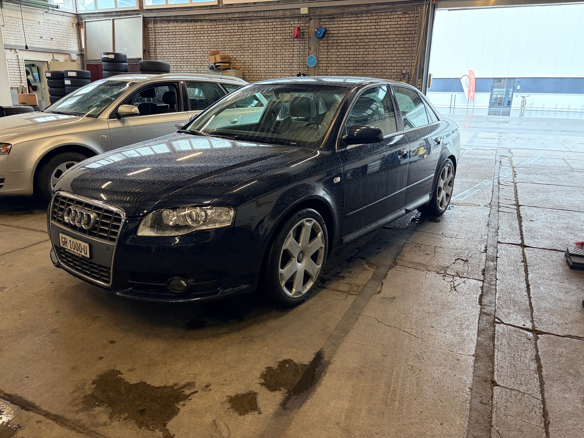 AUDI S4 Limousine 4.2 V8 quattro-image-1