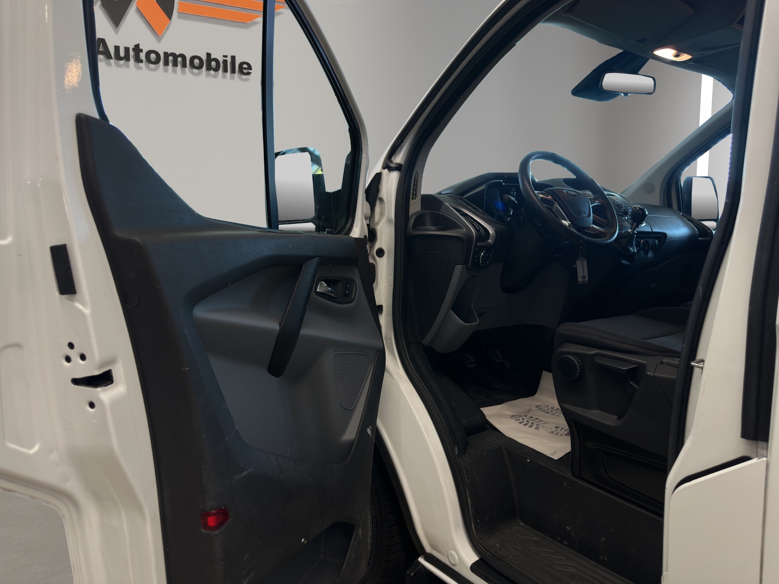 FORD Transit Custom Van 290 L1H1 Trend-image-13