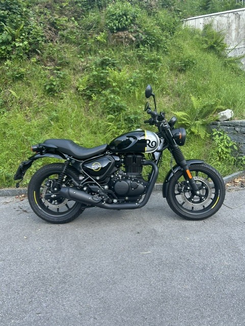 ROYAL ENFIELD Hntr 350 Dapper