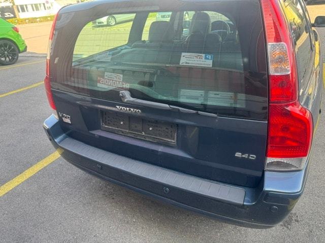 VOLVO V70 2.4D Kinetic-image-2
